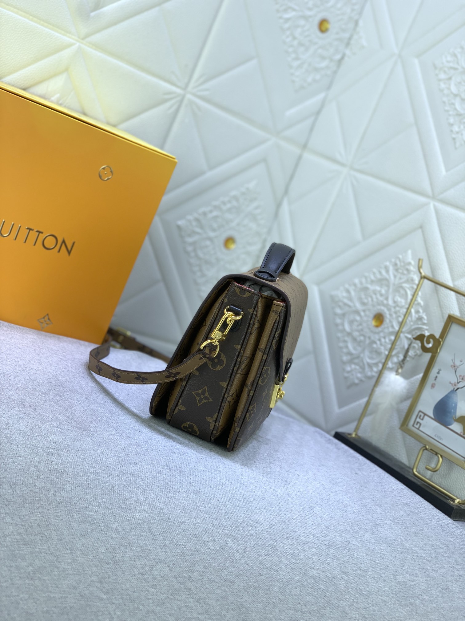 LOUISVUITTON モノグラムキャンバスボディにグレイン牛革のレオパードパッチ付き M47203 M40780-BRAND OFF