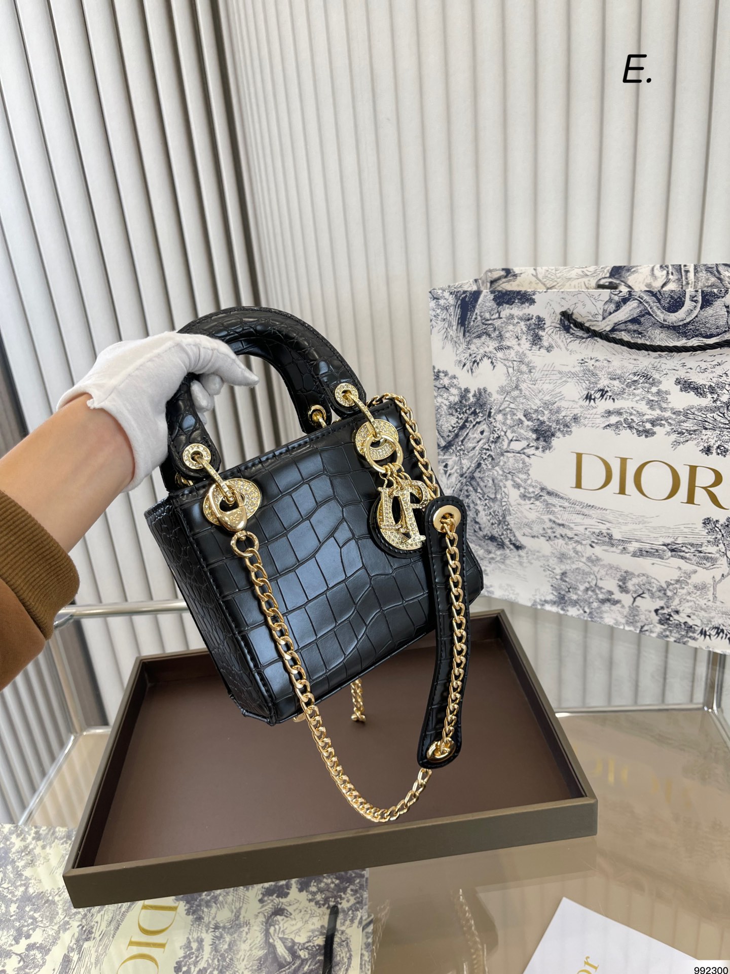 累積売上総額第１位 Diorダイアモンドバッグ♥️-BRAND OFF