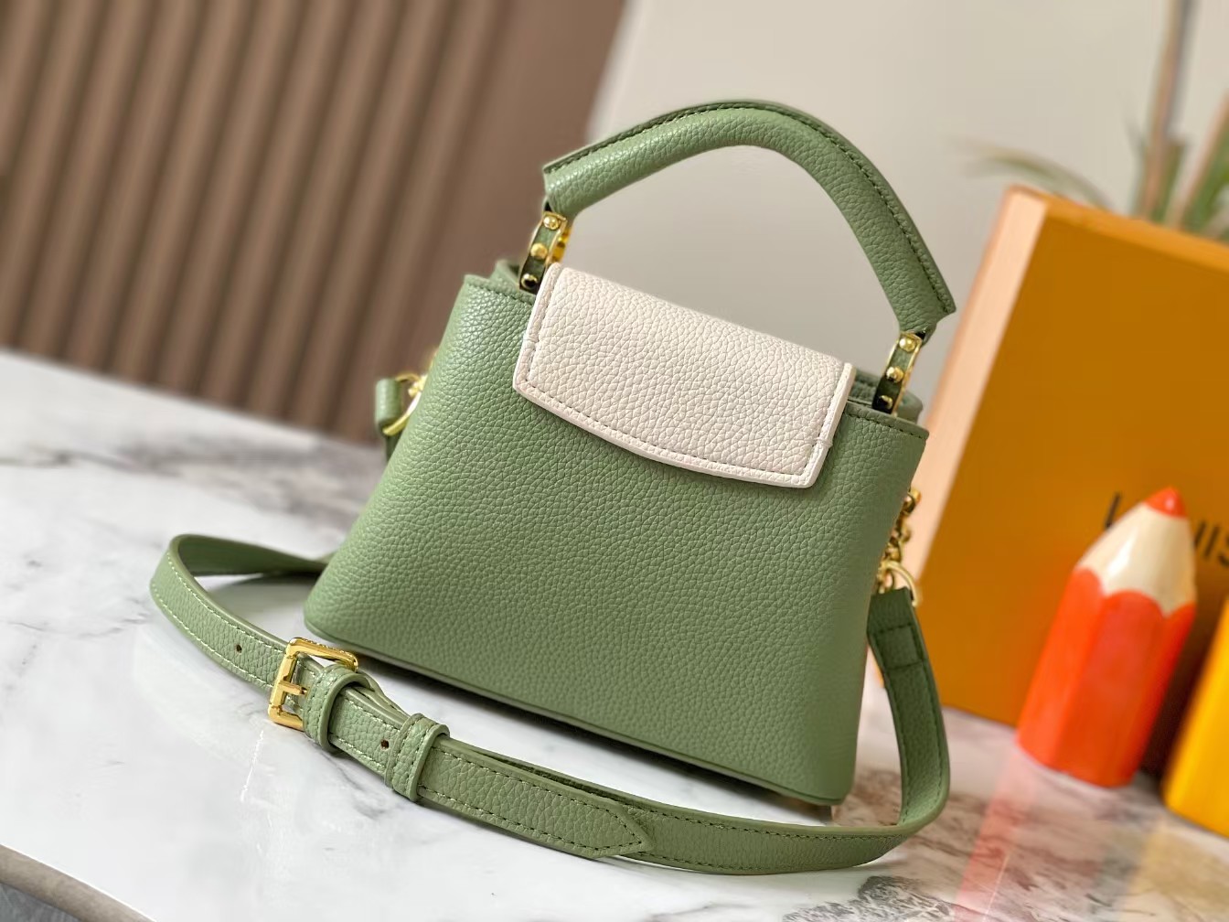 LOUIS VUITTON（ルイ・ヴィトン）★CAPUCINES BB★バッグ★-BRAND OFF