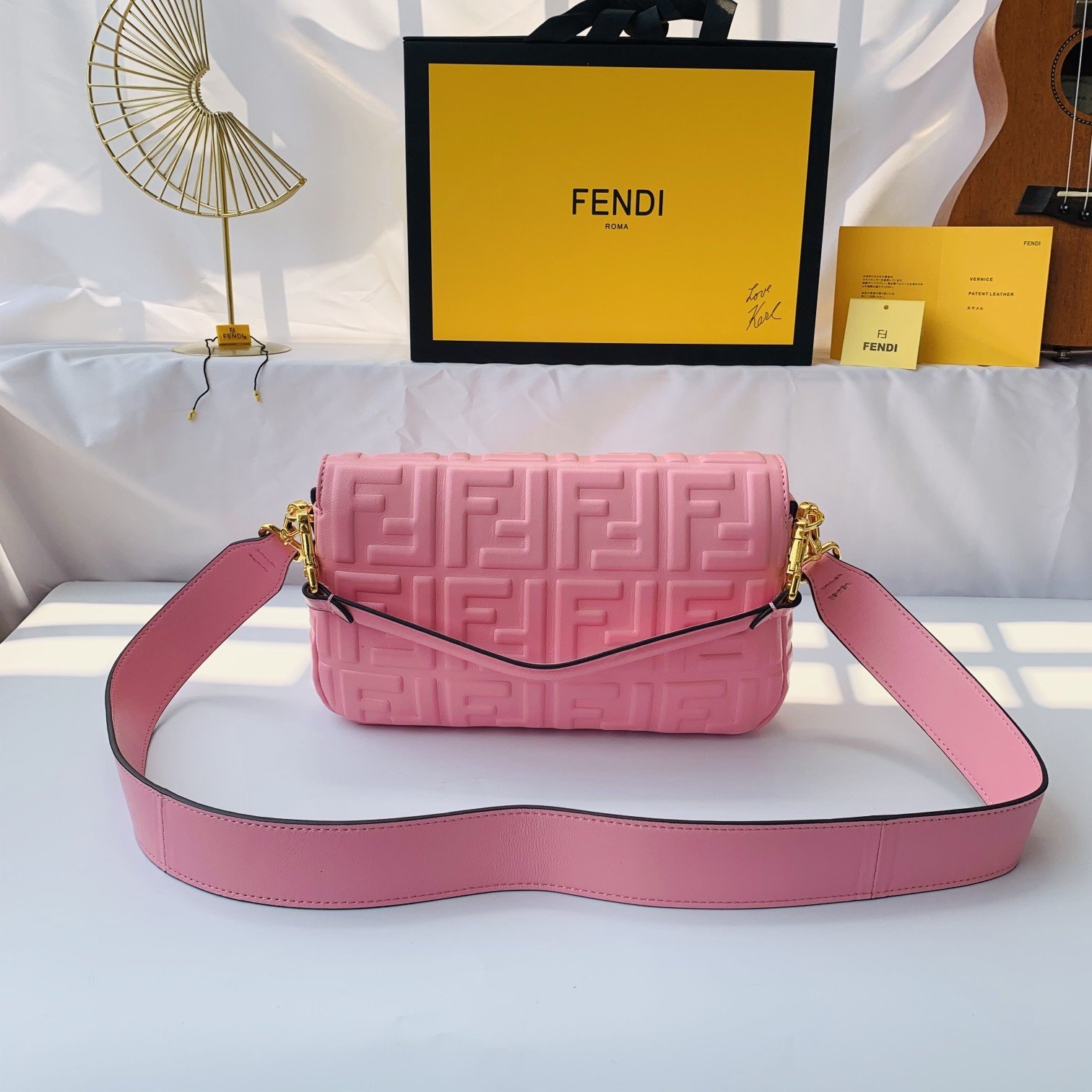 FENDI（フェンディ） メッセンジャーバッグ 26X14X4 CM-BRAND OFF