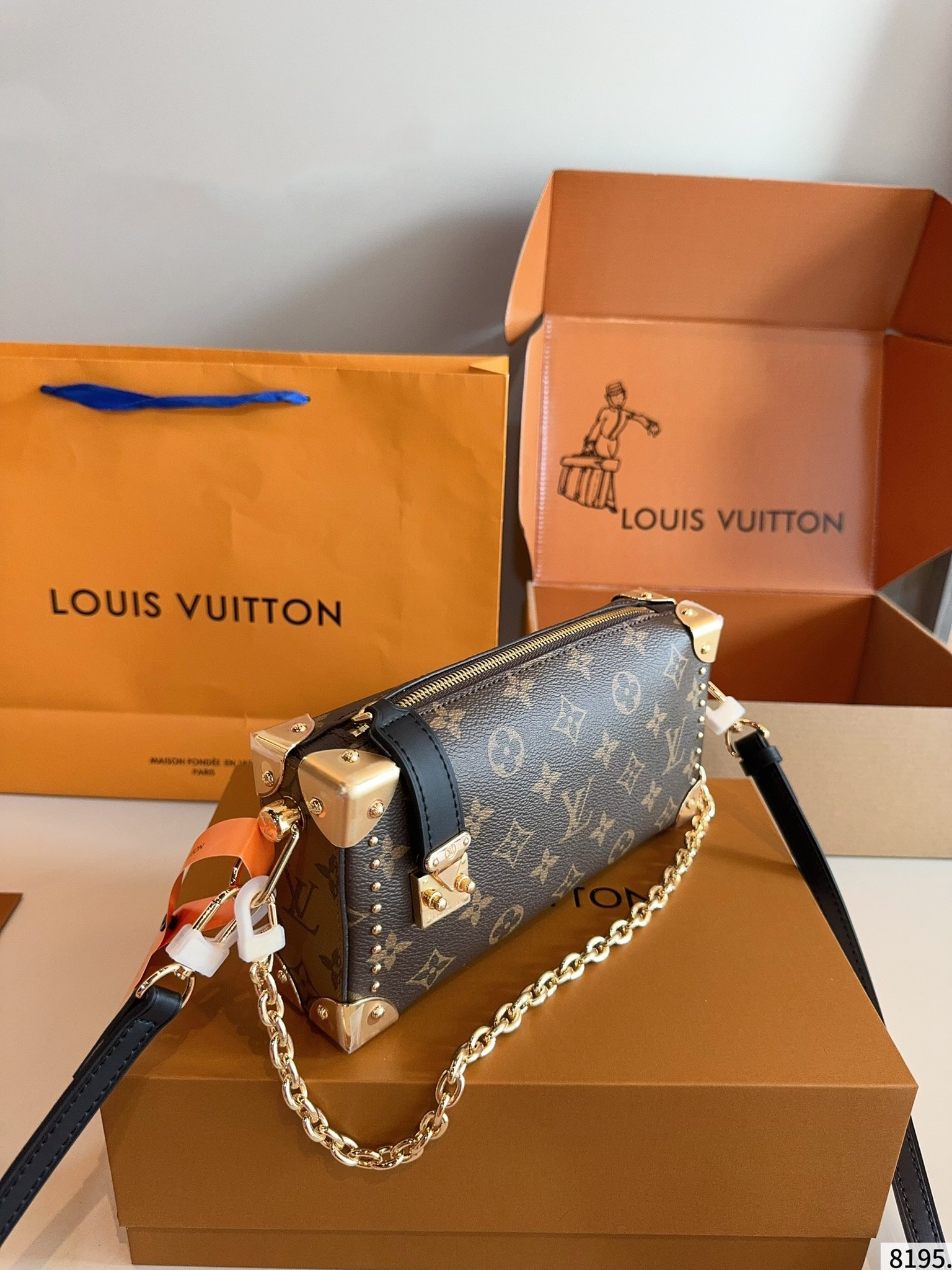 LOUIS VUITTON ルイヴィトン HANDLE SOFT TRDNK CLUTCH ソフトトランク-BRAND OFF