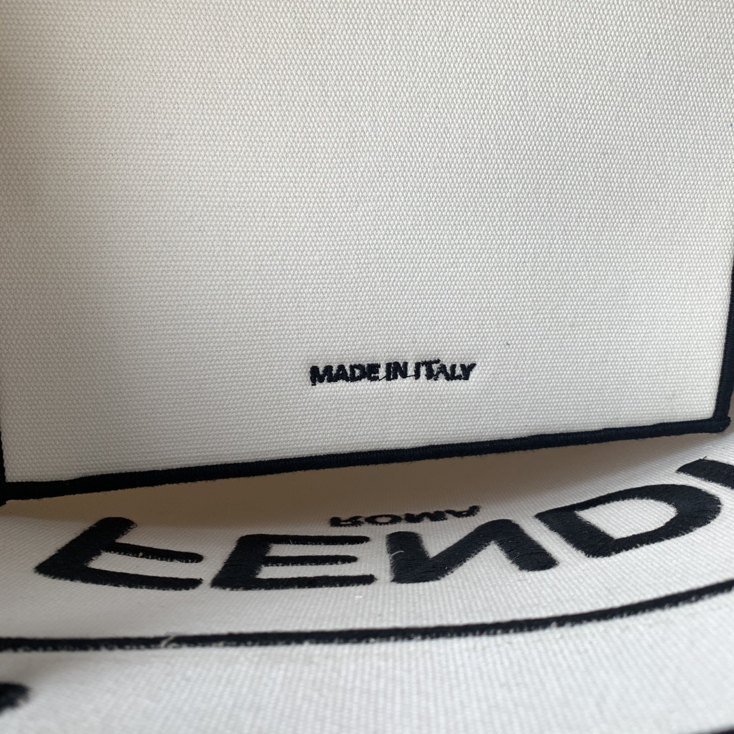FENDI（フェンディ） ショルダーバッグ 36X13X27CM-BRAND OFF