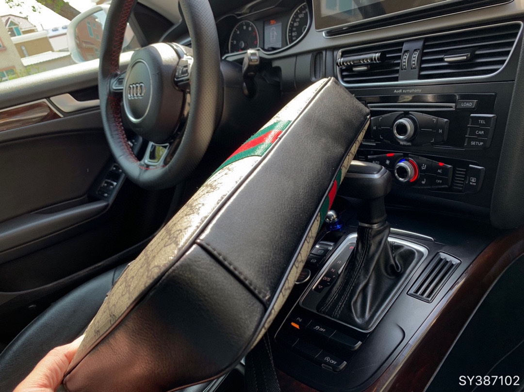 GUCCI 〔グッチ 〕ハンドバッグ-BRAND OFF
