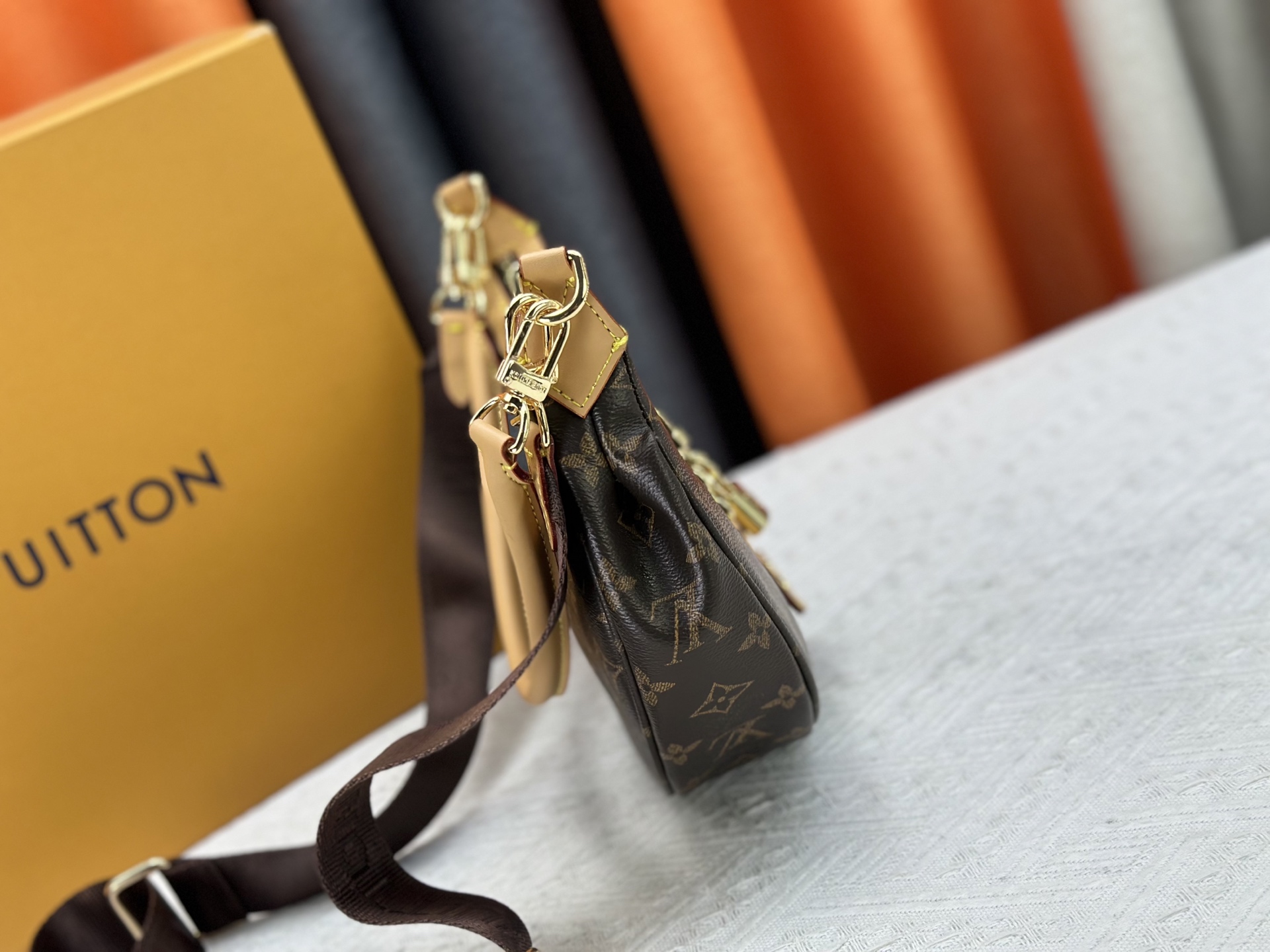 LOUIS VUITTON（ルイヴィトン）loop hobo ショルダーバッグ M12939-BRAND OFF