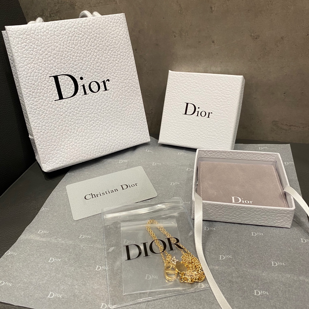 Dior（ディオール）ペンダント ネックレス-BRAND OFF