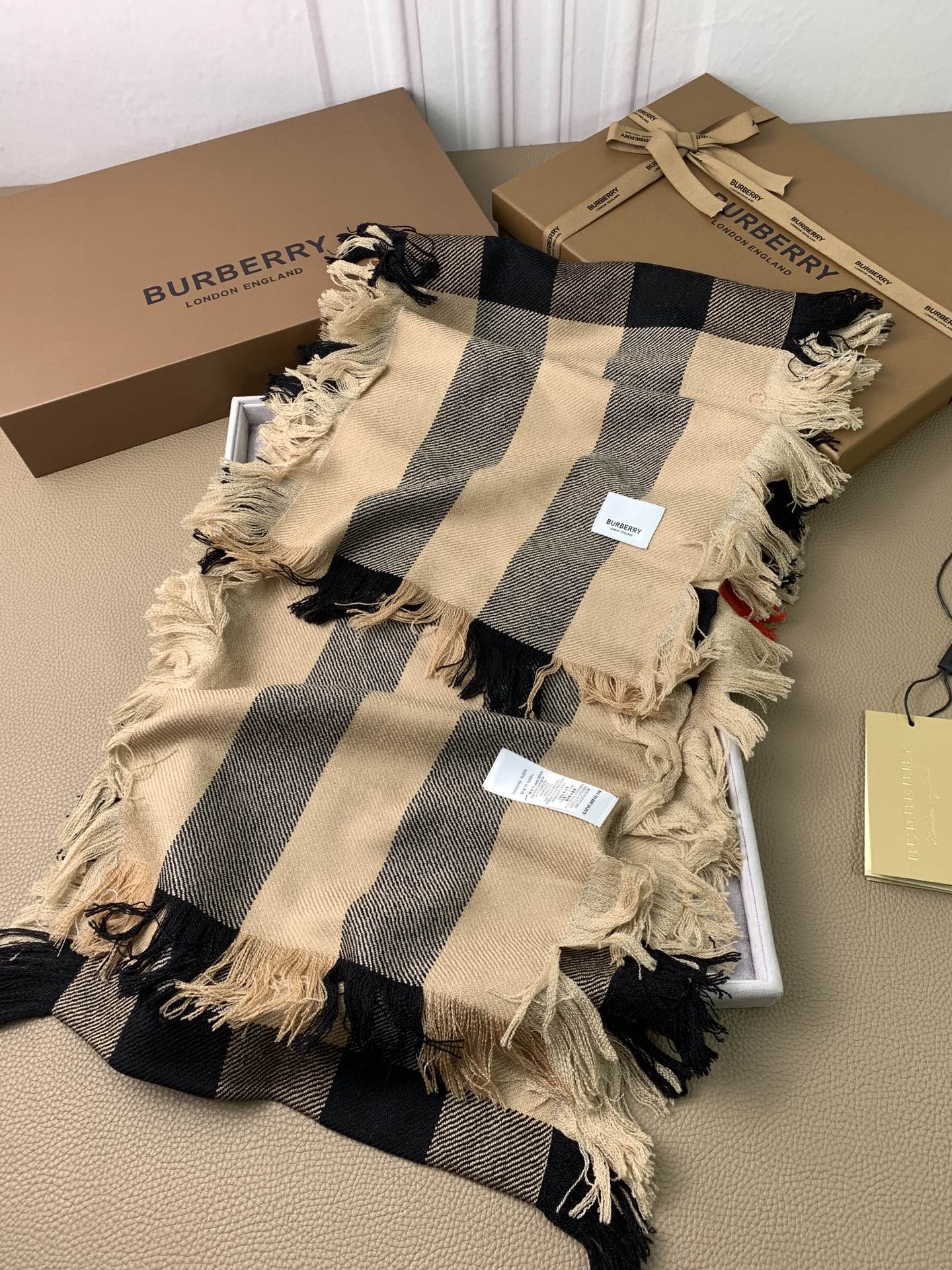 【2026】【BURBERRY  バーバリー】オートクチュール ファッション トランジショナル カラー ロング ビアード スカーフ35*240CM-BRAND OFF