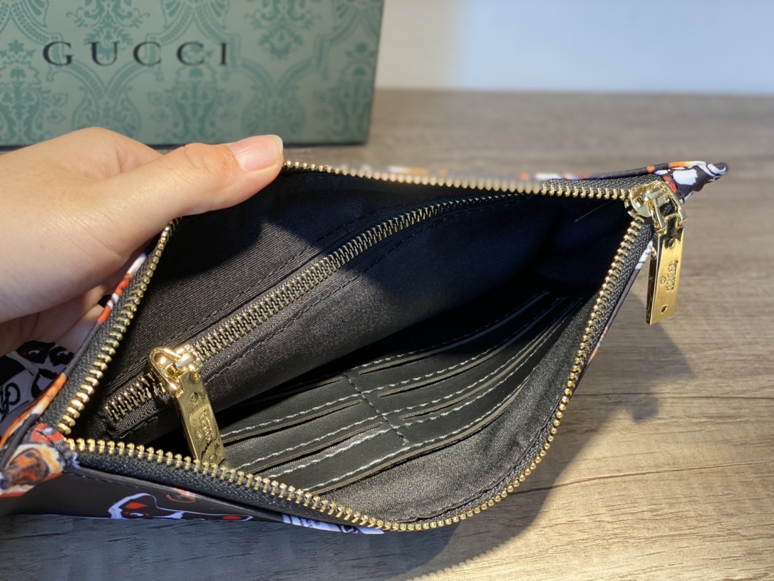 Gucci（グッチ）クラッチバッグ 29x18x3cm-BRAND OFF