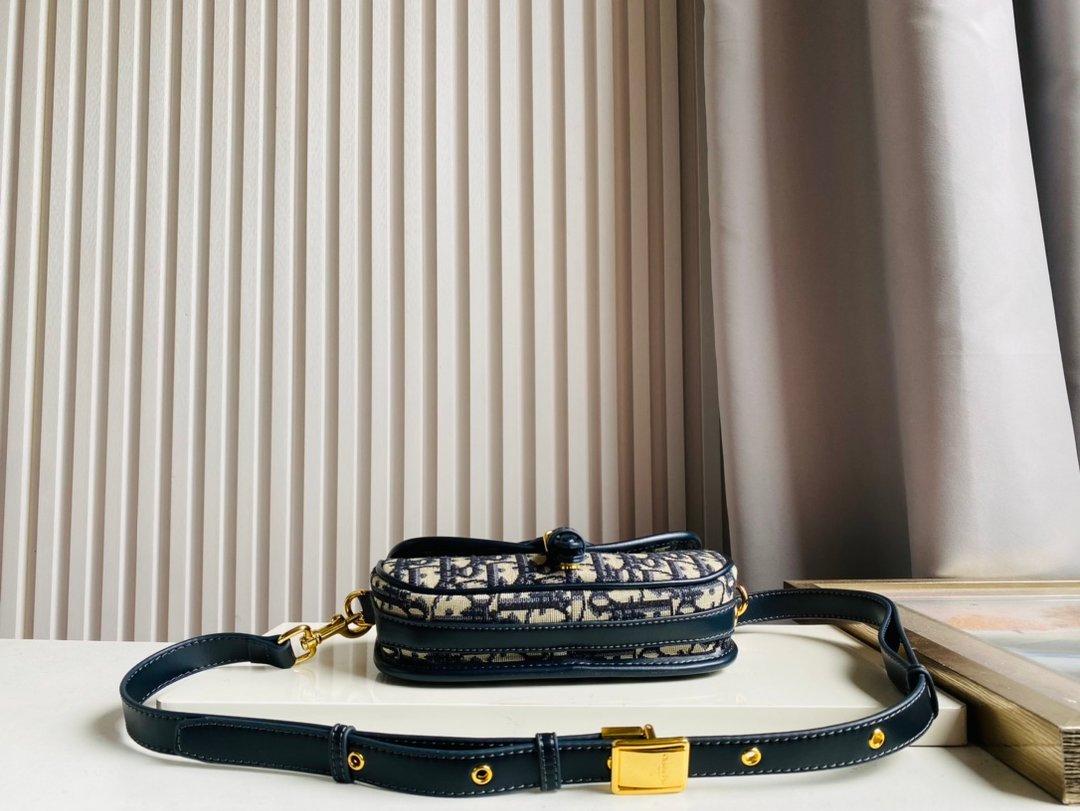 Christian Dior 【ディオール】Bobby ショルダーバッグ21x12x5cm-BRAND OFF