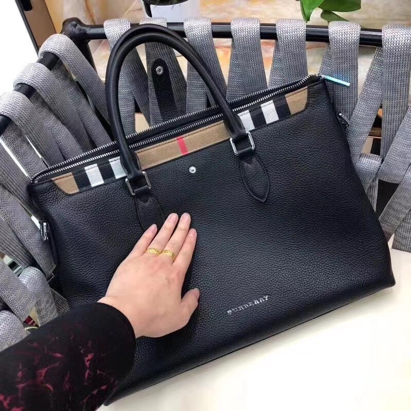 【BURBERRY 公式旗艦店】バーバリー ハンドバッグ 当日出荷 好評に付き再入荷！38*29*6CM-BRAND OFF