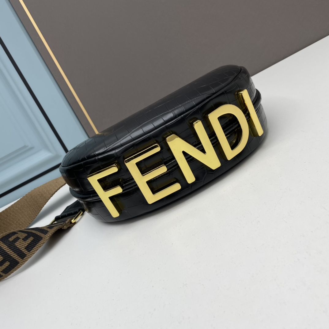 【FENDI公式 旗艦店】 フェンディ ショルダーバッグ 当日出荷 好評に付き再入荷！29*24.5*10CM-BRAND OFF