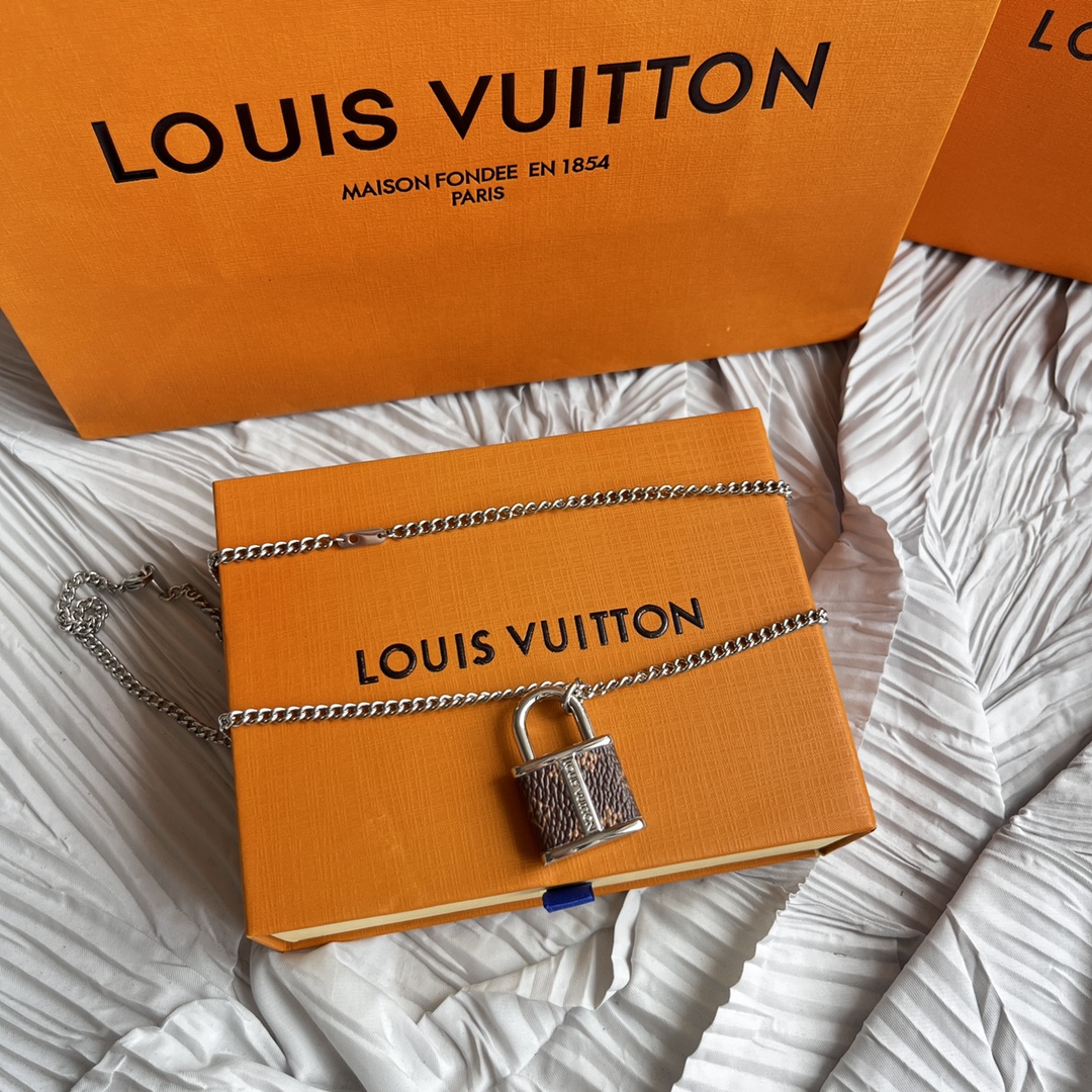 LOUIS VUITTON（ルイヴィトン）LOCK ネックレス M00525-BRAND OFF