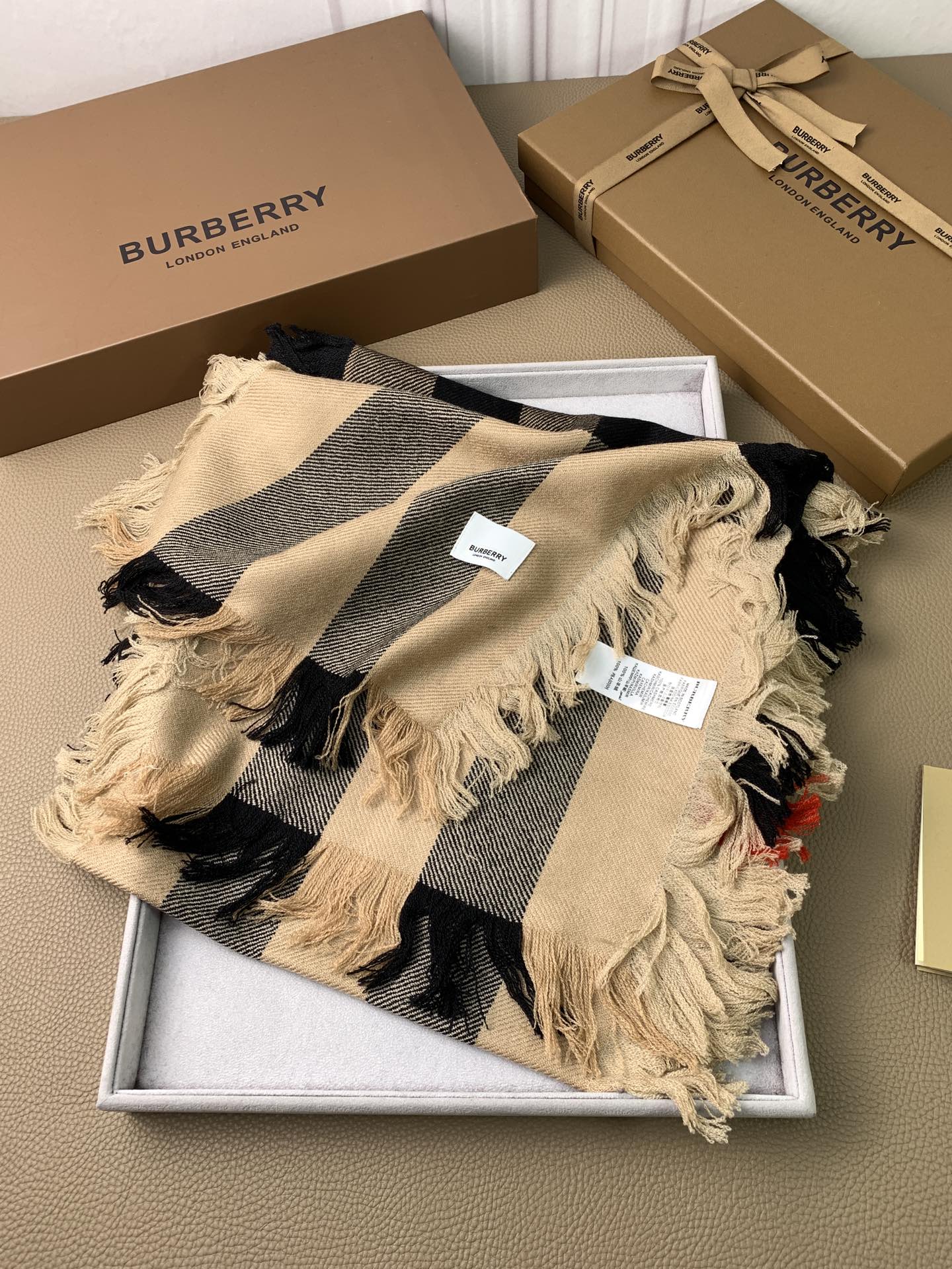 【2026】【BURBERRY  バーバリー】オートクチュール ファッション トランジショナル カラー ロング ビアード スカーフ35*240CM-BRAND OFF