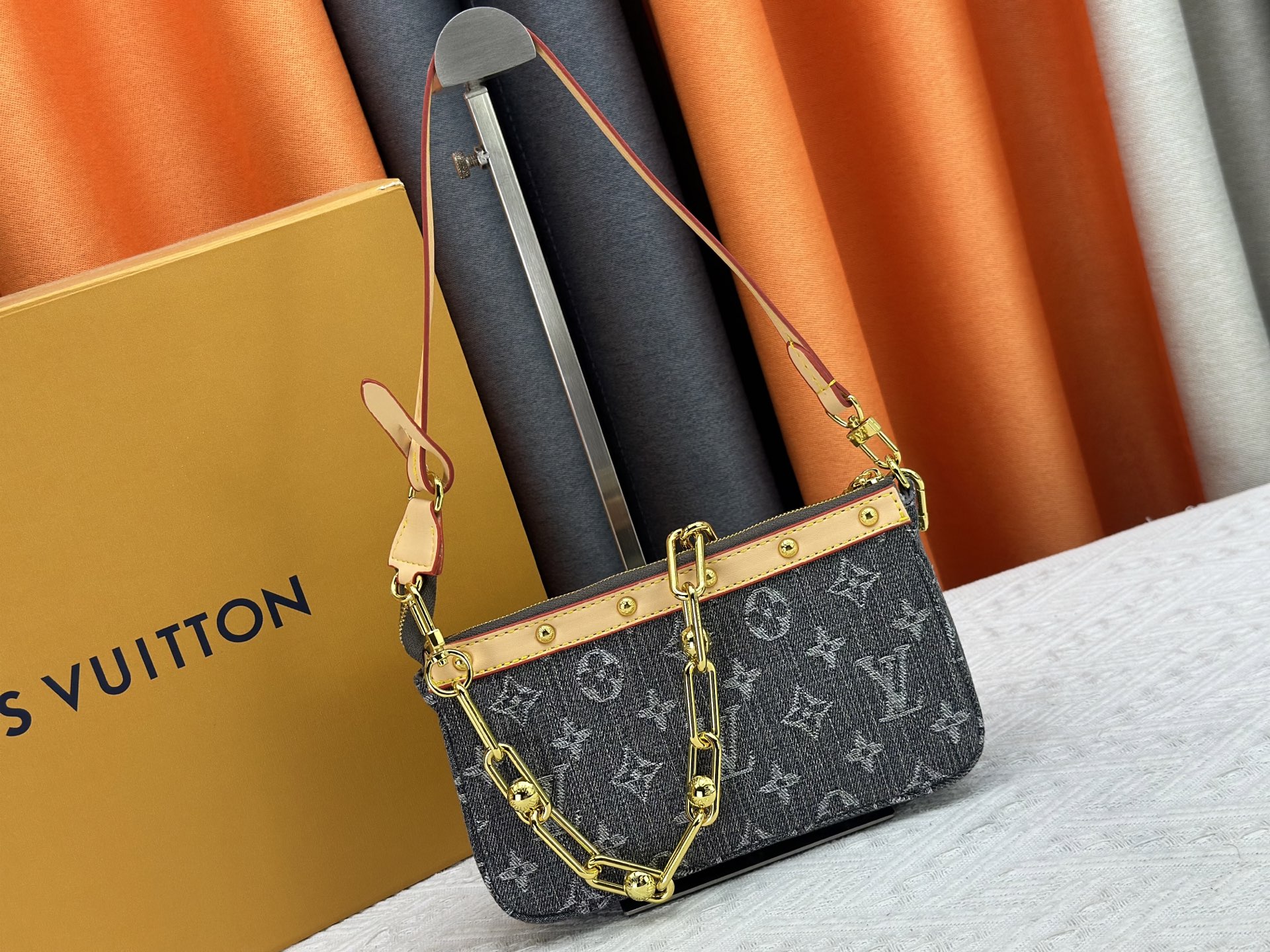 LOUIS VUITTON ルイヴィトン Pochette Accessoires デニムバッグ M13404-BRAND OFF