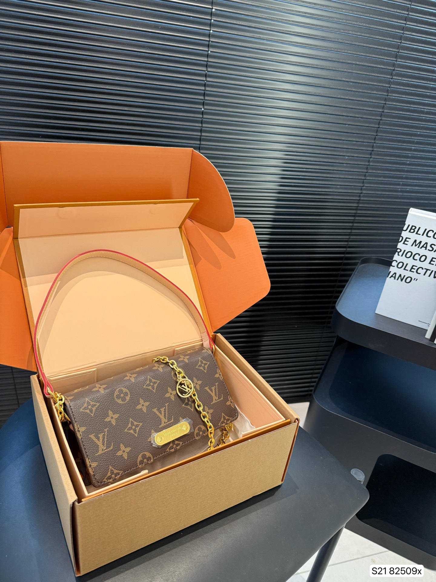 【LOUIS VUITTON旗艦店】ルイヴィトン Wallet On Chain Lily ハンドバッグ M82509-BRAND OFF
