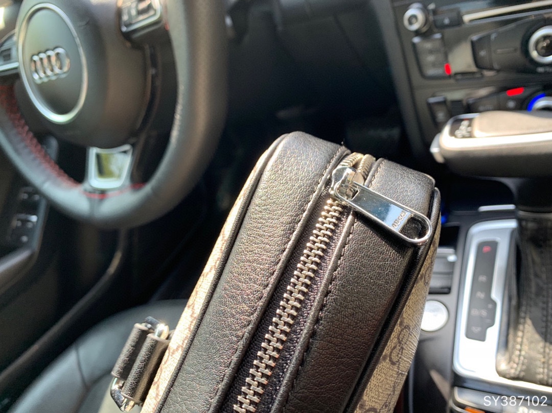 GUCCI 〔グッチ 〕ハンドバッグ-BRAND OFF