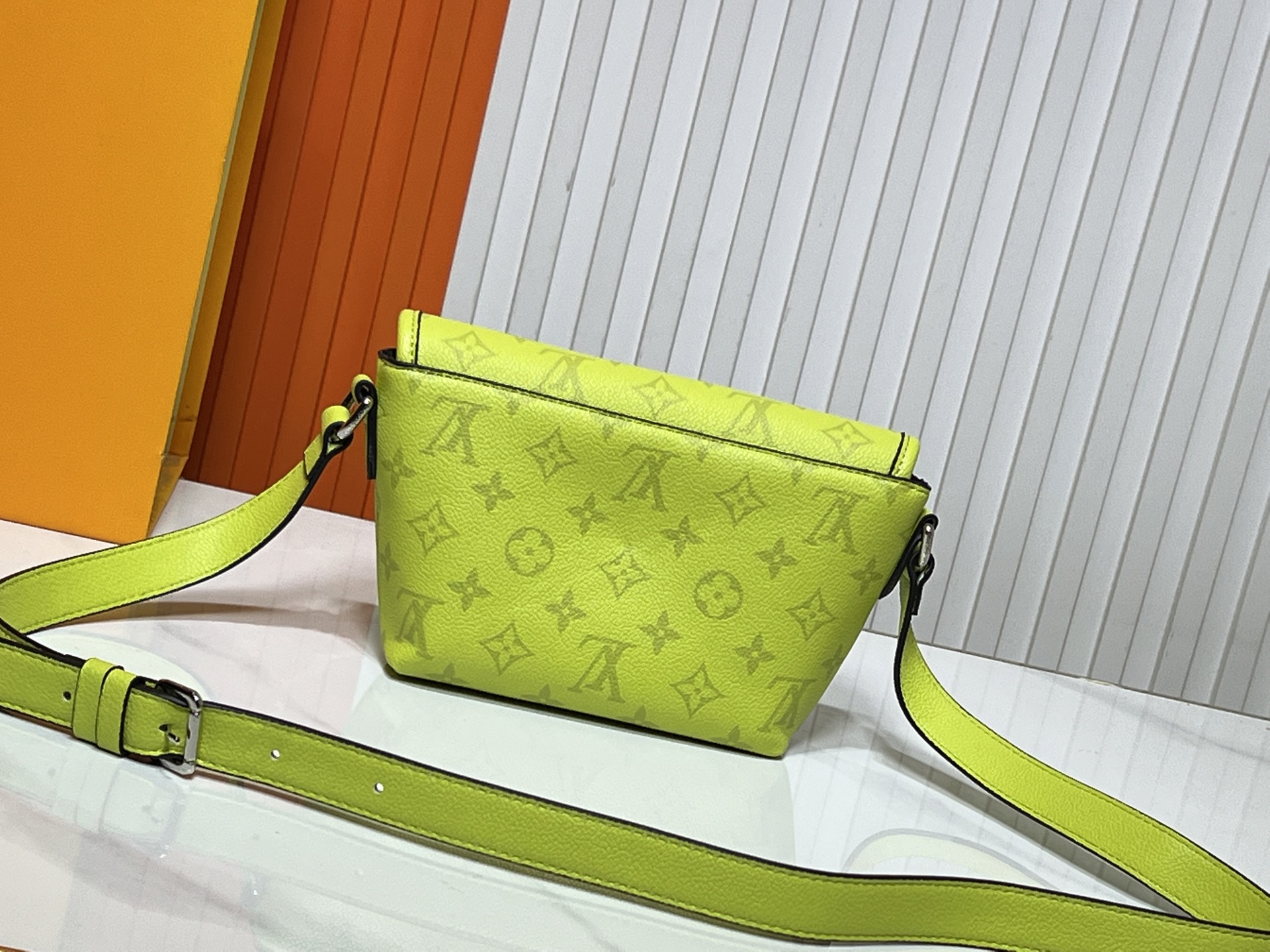 LOUIS VUITTON ルイヴィトン PULSE ショルダーバッグ M14079-BRAND OFF