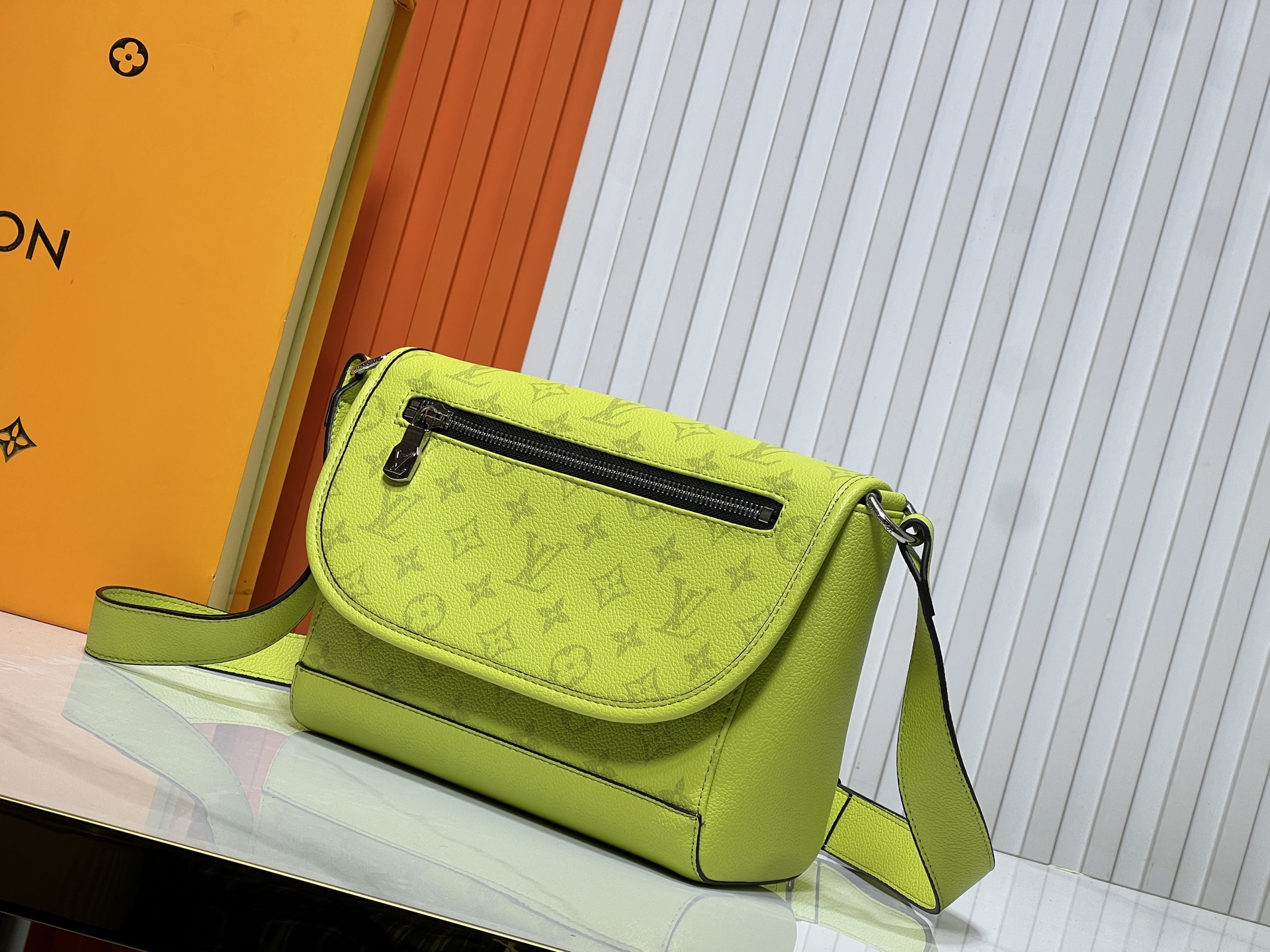 LOUIS VUITTON ルイヴィトン PULSE ショルダーバッグ M14079-BRAND OFF
