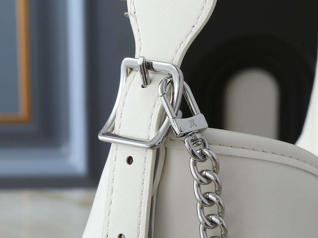 LOUIS VUITTON ルイヴィトン CARRYALL CARGO VIBE バッグ-BRAND OFF