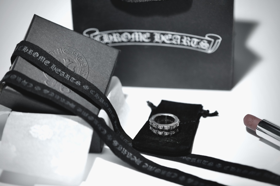 【2026】【Chrome Hearts】  男性と女性のためのクロエハートファッションパーソナリティリング-BRAND OFF