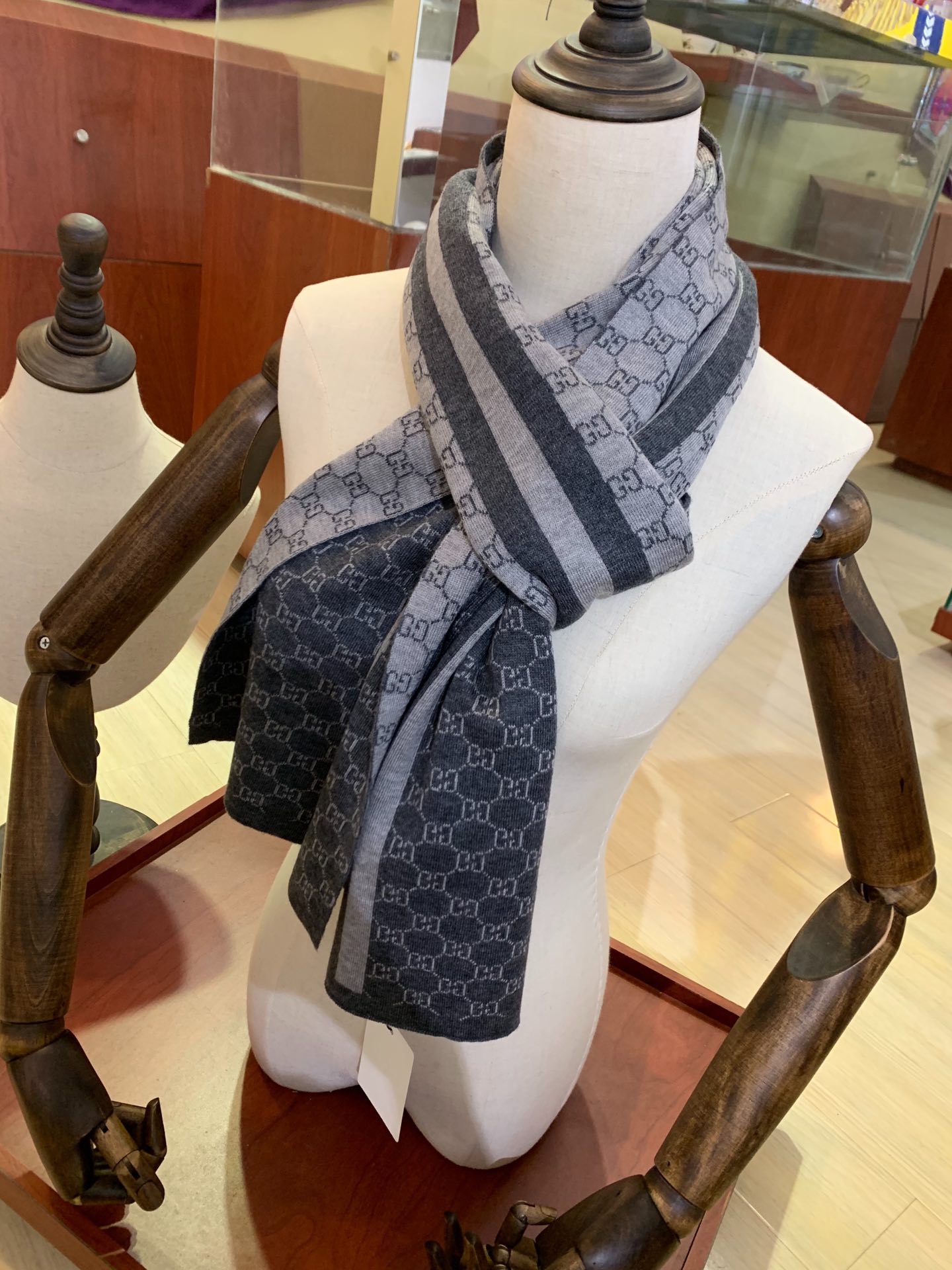【GUCCI公式旗艦店】グッチ スカーフ 限定発売 送料無料-BRAND OFF