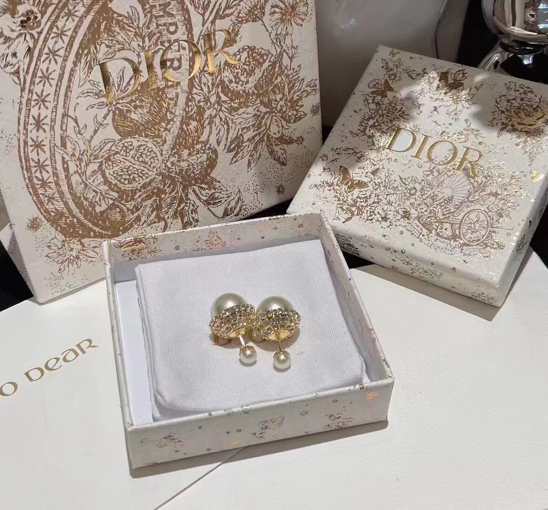 【DIOR】ディオール  ファッションスタイルのイヤリング-BRAND OFF