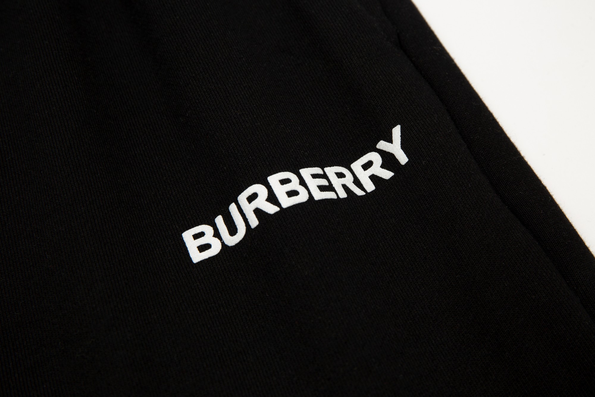 【BURBERRY  公式旗艦店】バーバリー  ショートパンツ  ご好評に付き再入荷！-BRAND OFF