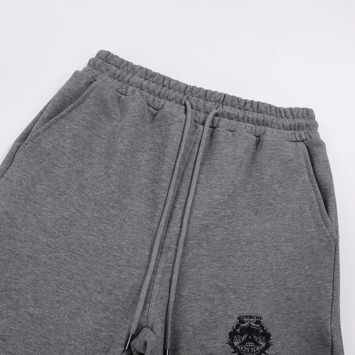 【GIVENCHY  公式旗艦店】ジバンシー    ショートパンツ  ご好評に付き再入荷！-BRAND OFF