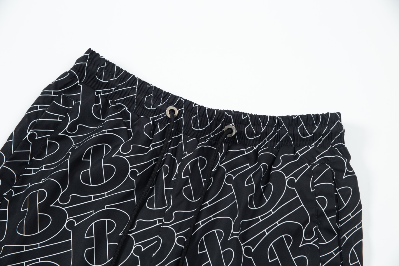 【BURBERRY  公式旗艦店】バーバリー  ショートパンツ  ご好評に付き再入荷！-BRAND OFF