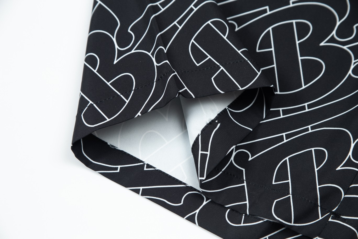 【BURBERRY  公式旗艦店】バーバリー  ショートパンツ  ご好評に付き再入荷！-BRAND OFF