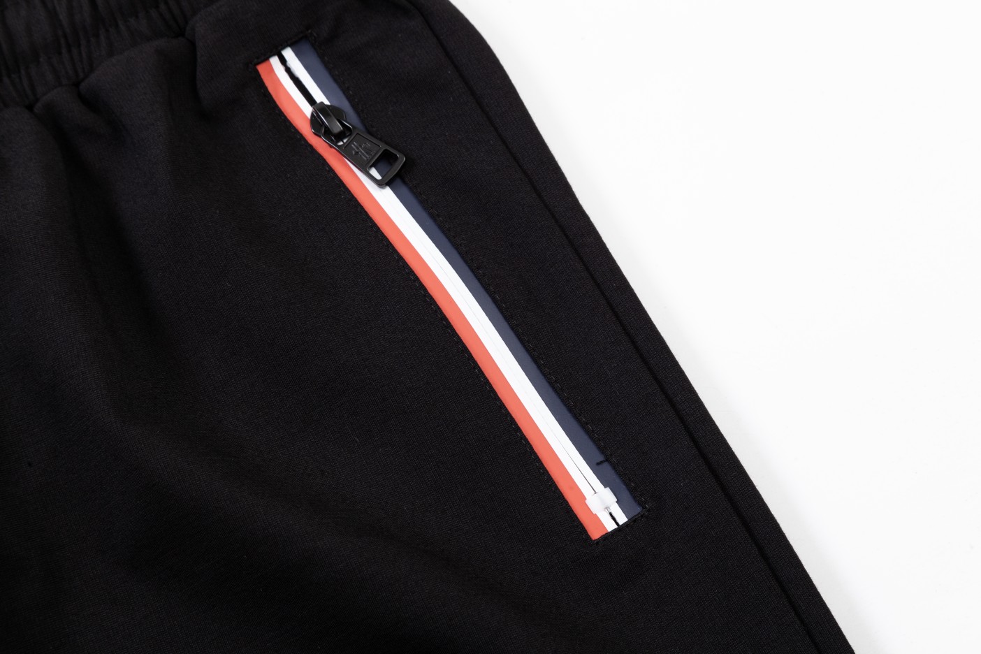 【2026】【MONCLER  公式旗艦店】モンクレール  ショートパンツ  ご好評に付き再入荷！-BRAND OFF