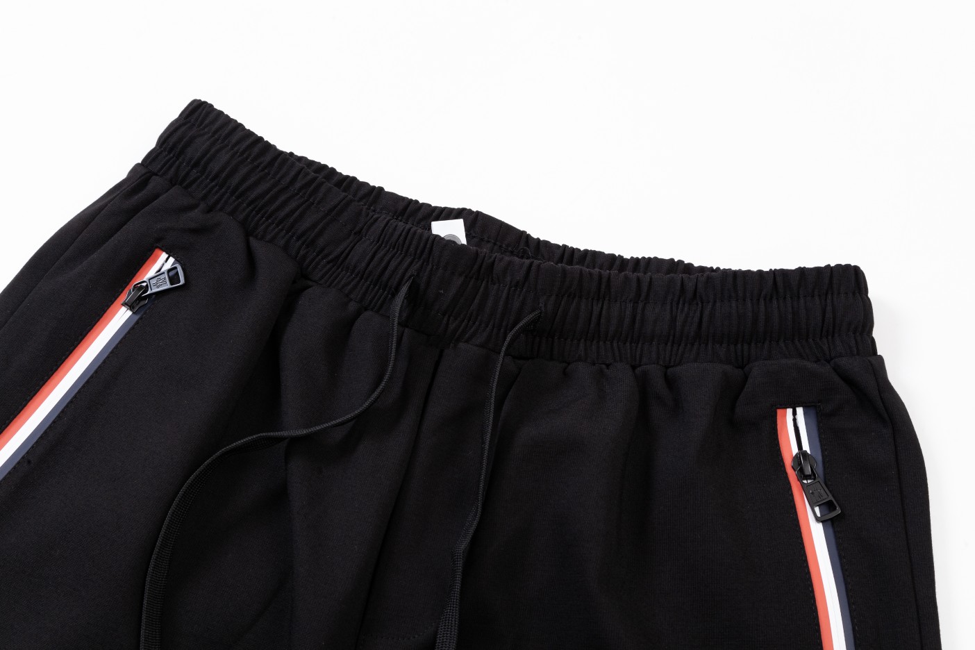 【2026】【MONCLER  公式旗艦店】モンクレール  ショートパンツ  ご好評に付き再入荷！-BRAND OFF