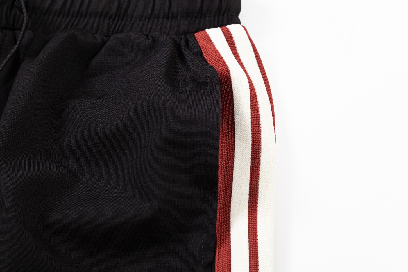 【MONCLER  公式旗艦店】モンクレール  ショートパンツ  ご好評に付き再入荷！-BRAND OFF