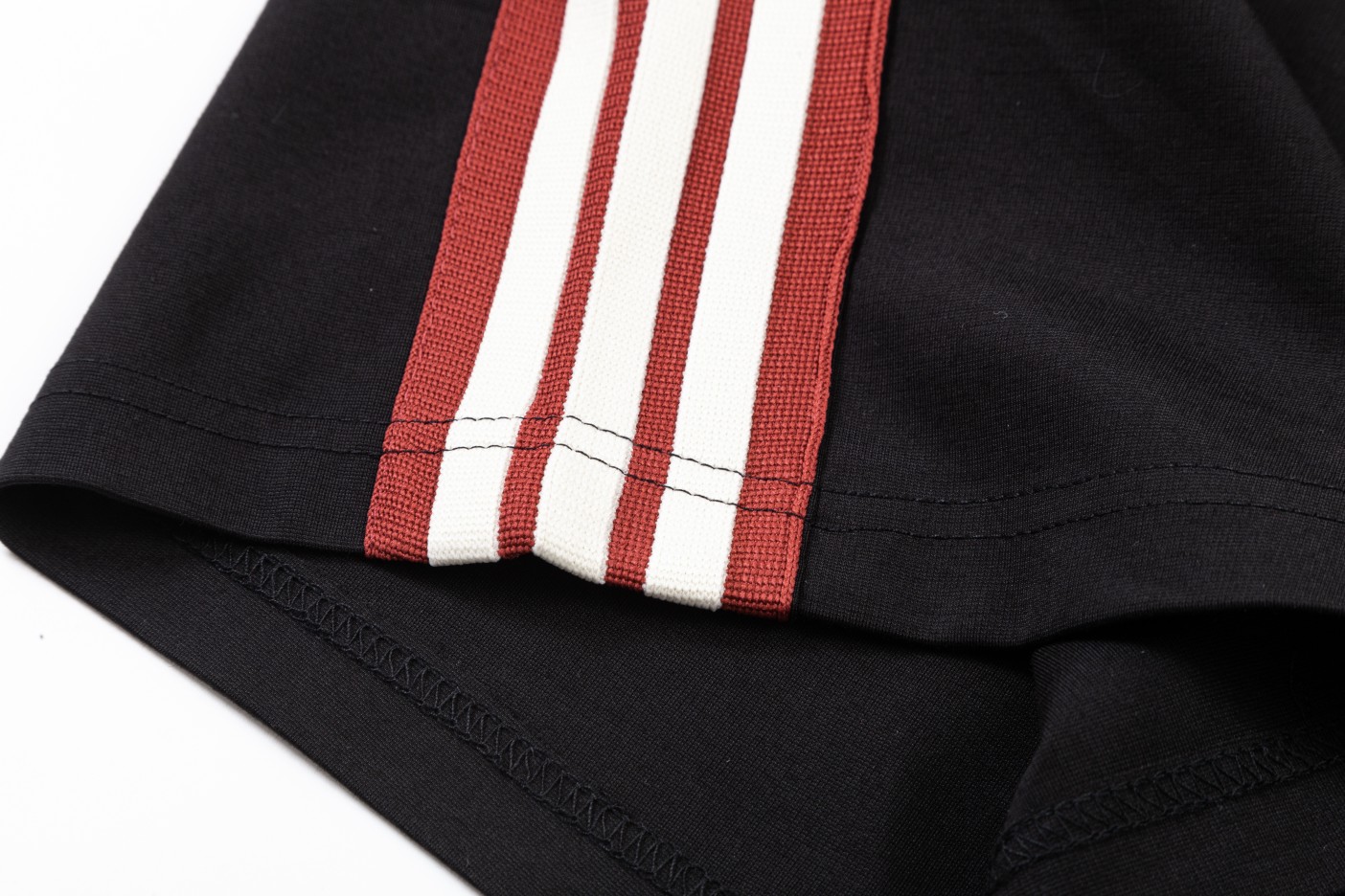 【MONCLER  公式旗艦店】モンクレール  ショートパンツ  ご好評に付き再入荷！-BRAND OFF