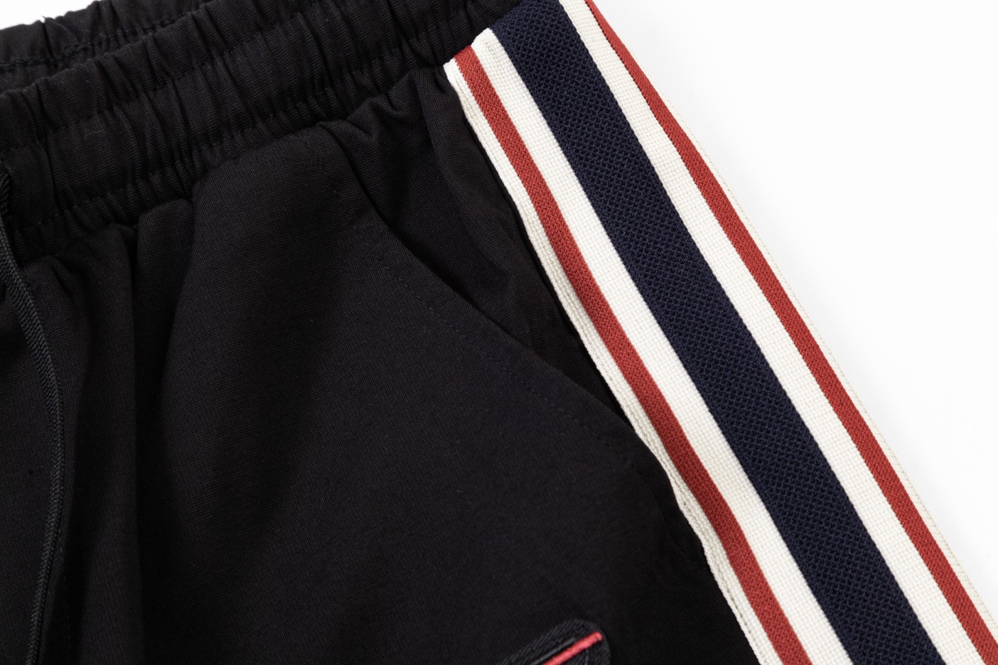 【PRADA  公式旗艦店】プラダ  ショートパンツ  ご好評に付き再入荷！-BRAND OFF