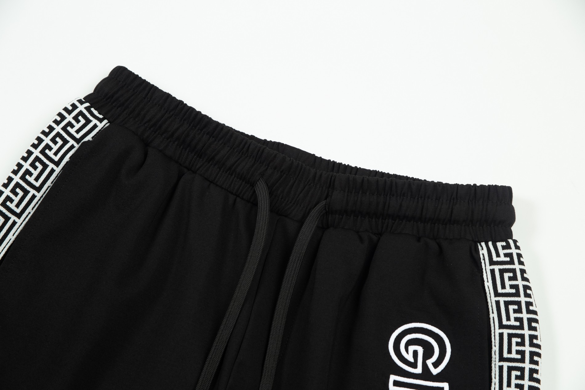 【GIVENCHY  公式旗艦店】ジバンシー ショートパンツご好評に付き再入荷 240803-BRAND OFF