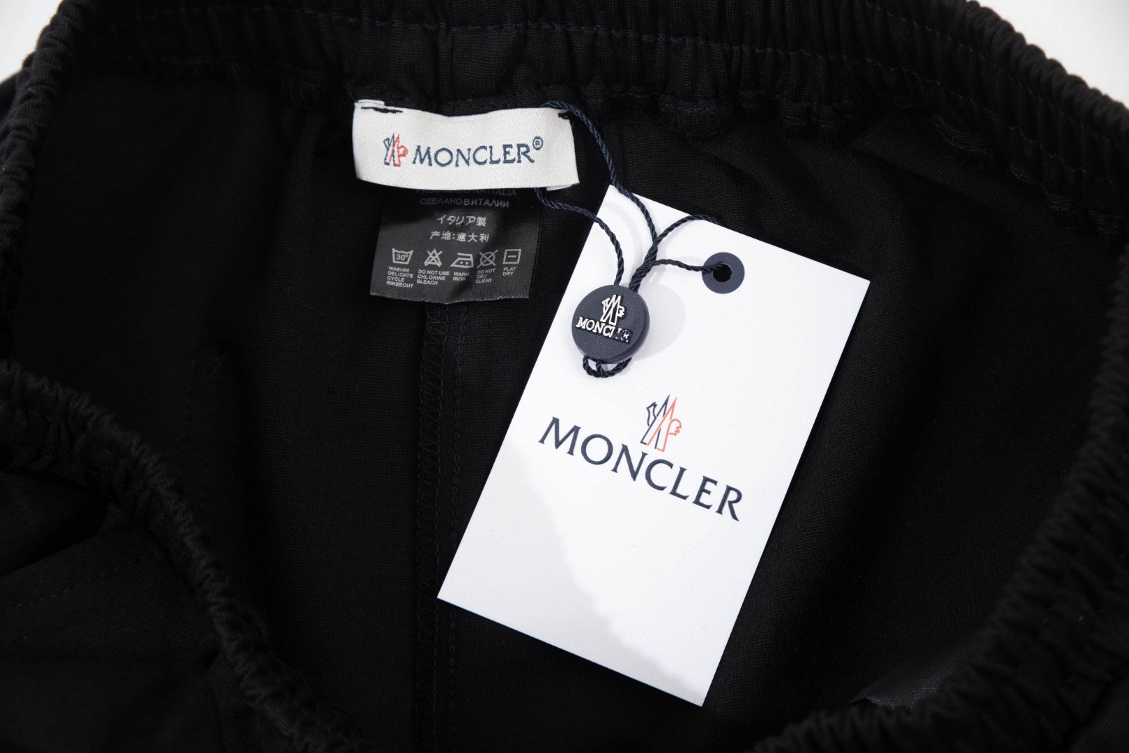 【MONCLER 公式旗艦店】モンクレール   ショートパンツ  ご好評に付き再入荷！-BRAND OFF