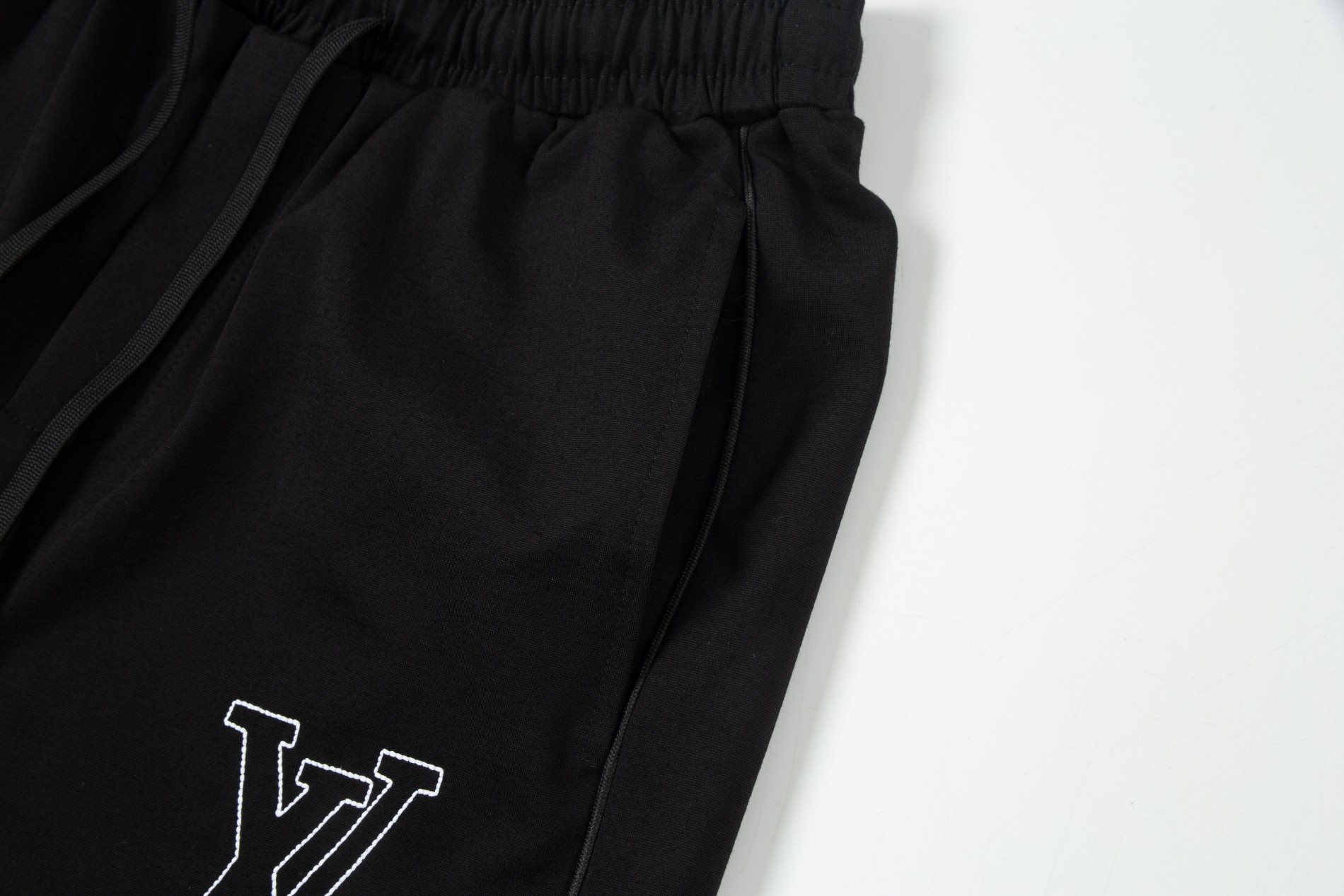 【2026】LV【LOUIS VUITTON 公式旗艦店】ルイヴィトン  ショートパンツご好評に付き再入荷！-BRAND OFF