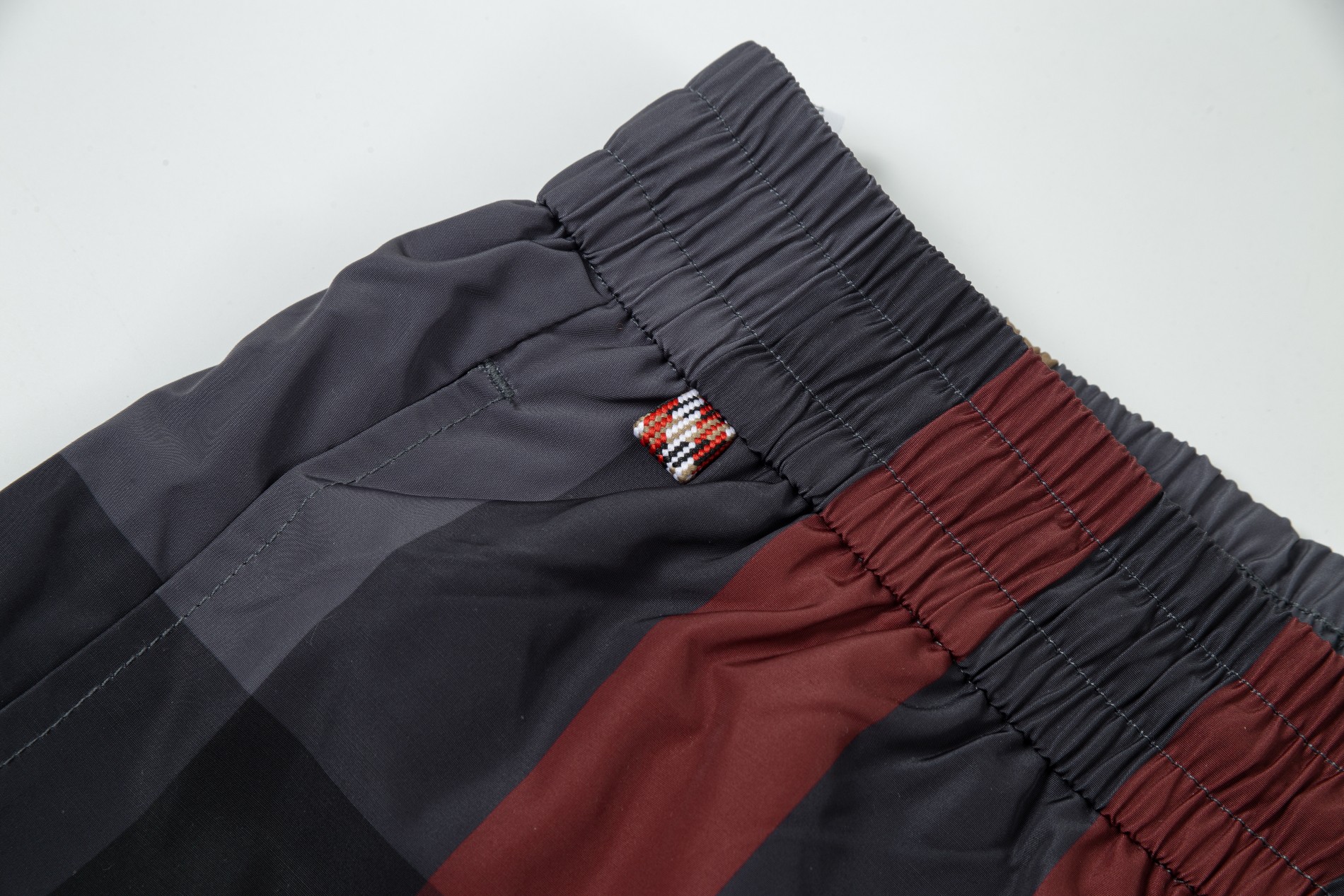 【BURBERRY  公式旗艦店】バーバリー  ショートパンツご好評に付き再入荷！-BRAND OFF