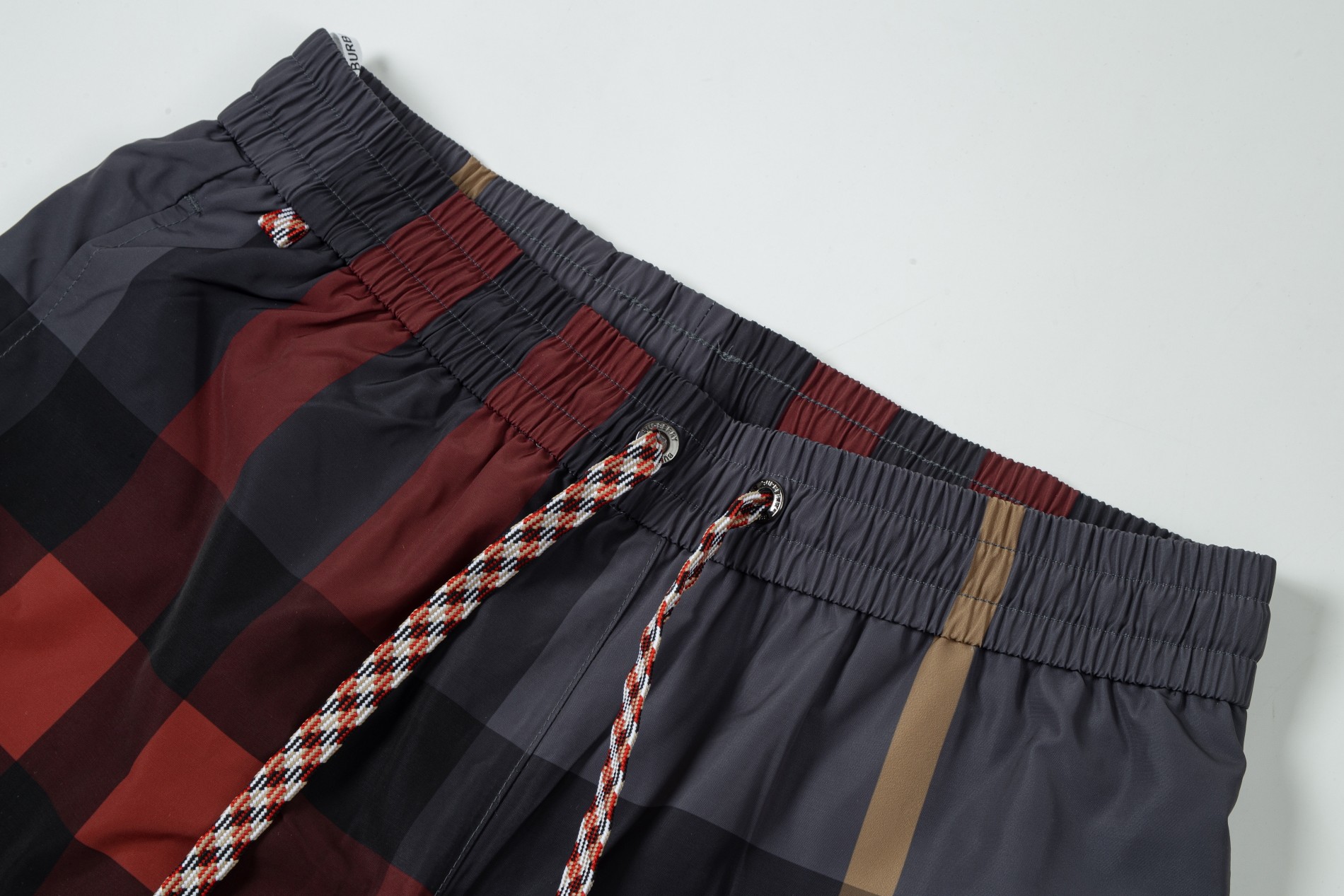 【BURBERRY  公式旗艦店】バーバリー  ショートパンツご好評に付き再入荷！-BRAND OFF