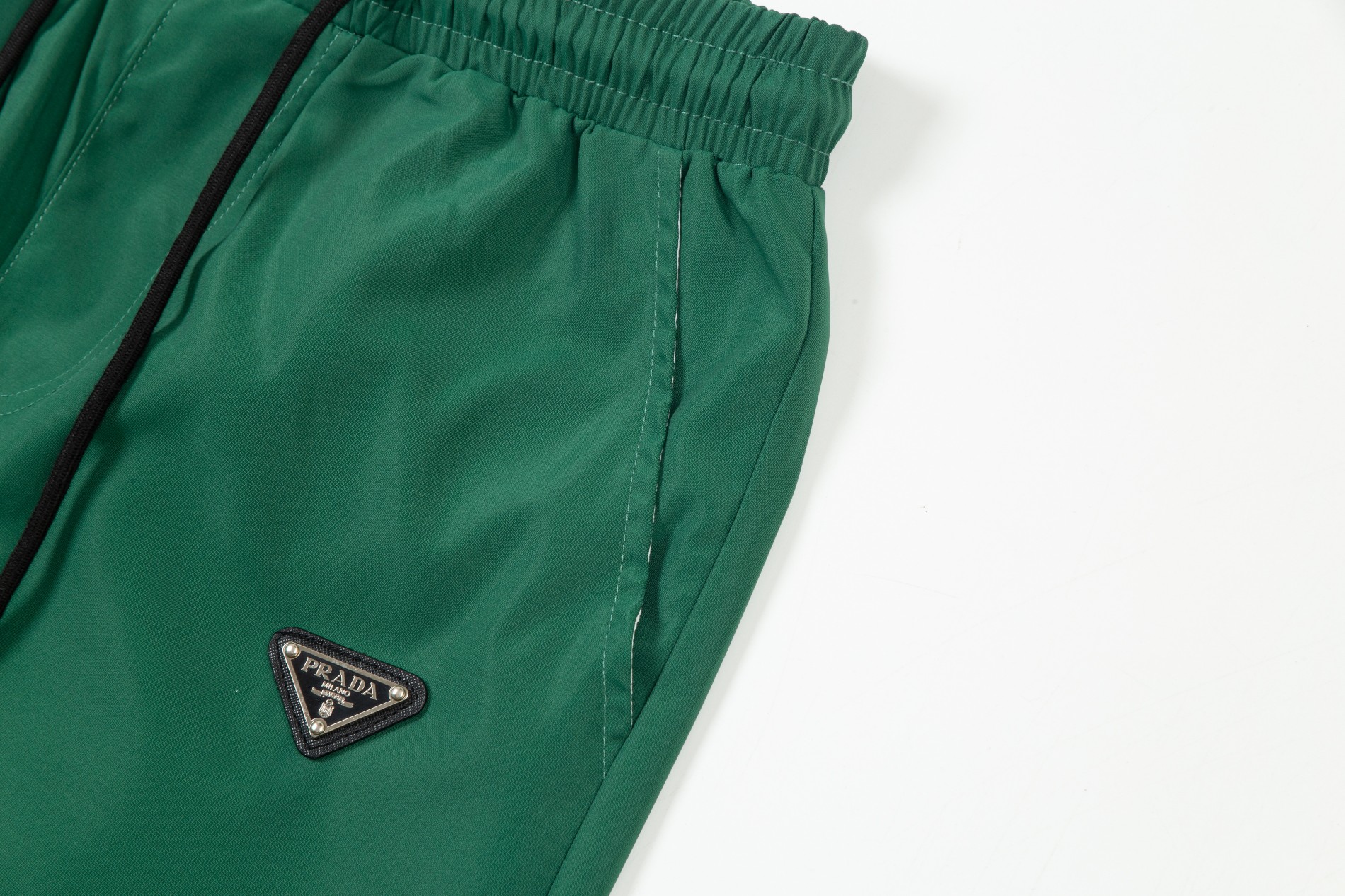 【PRADA  公式旗艦店】プラダ  ショートパンツ  ご好評に付き再入荷！-BRAND OFF