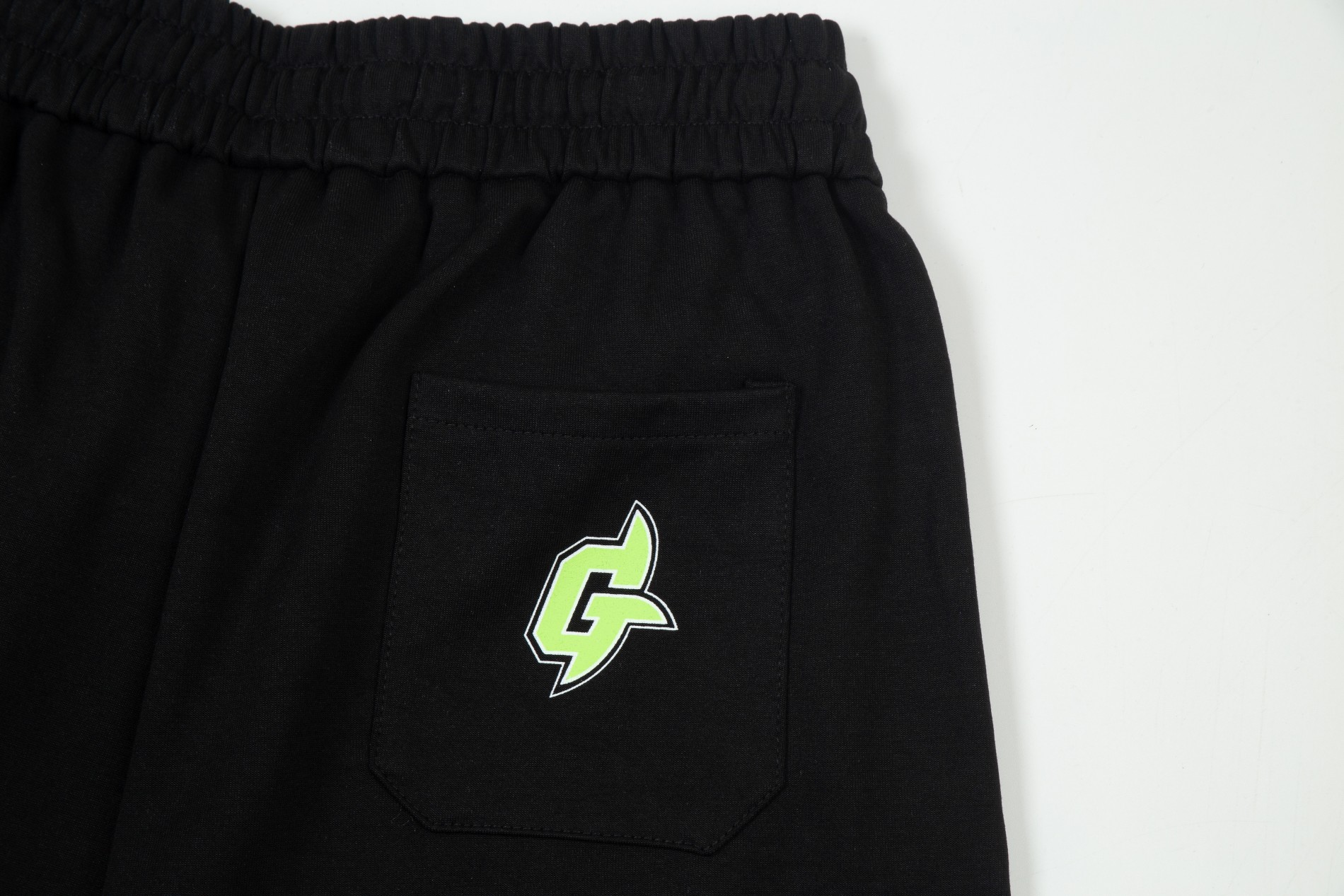 【GIVENCHY  公式旗艦店】ジバンシー ショートパンツご好評に付き再入荷！-BRAND OFF