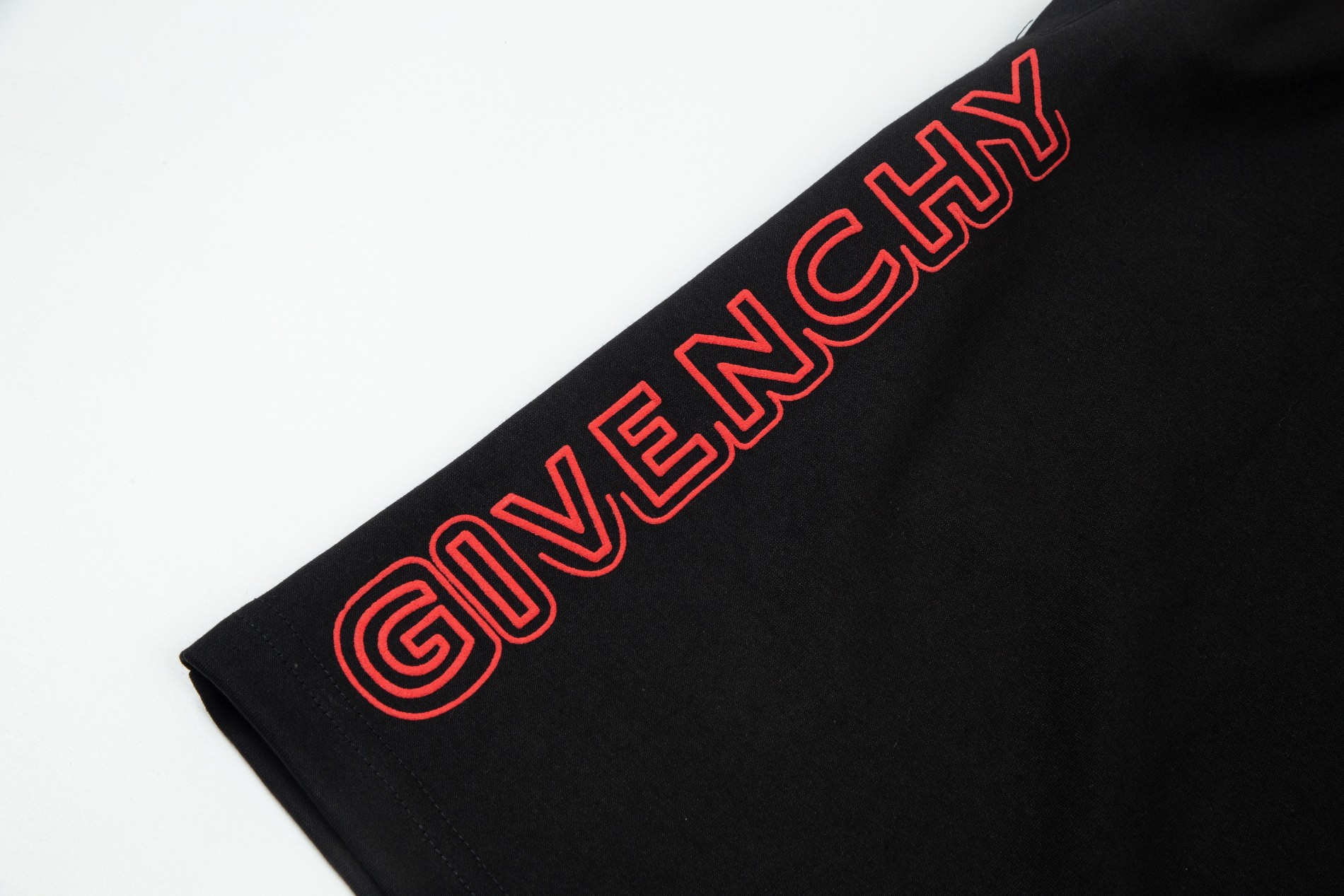【GIVENCHY  公式旗艦店】ジバンシー ショートパンツご好評に付き再入荷！-BRAND OFF