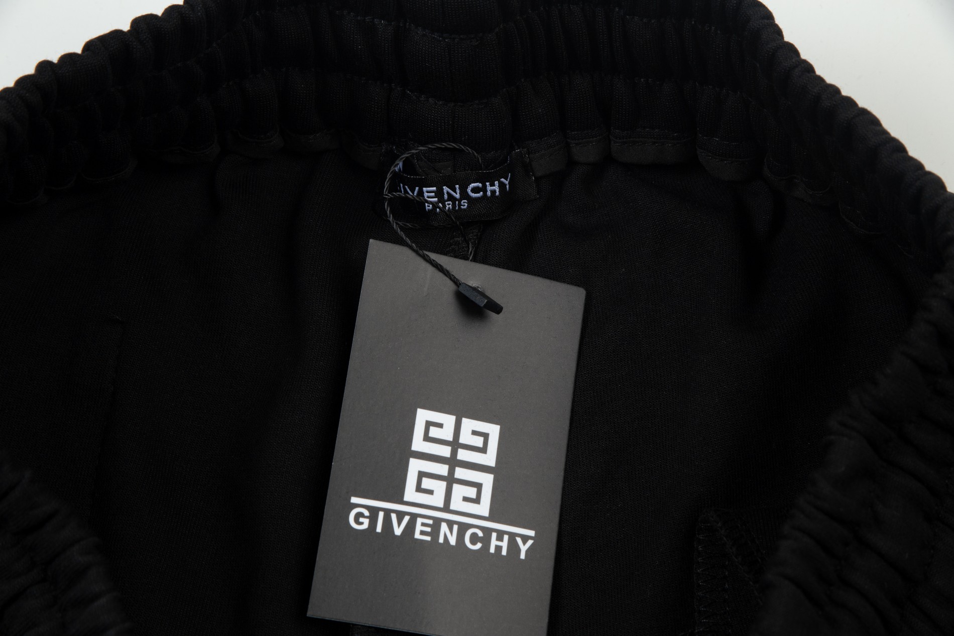 【GIVENCHY  公式旗艦店】ジバンシー ショートパンツご好評に付き再入荷！-BRAND OFF