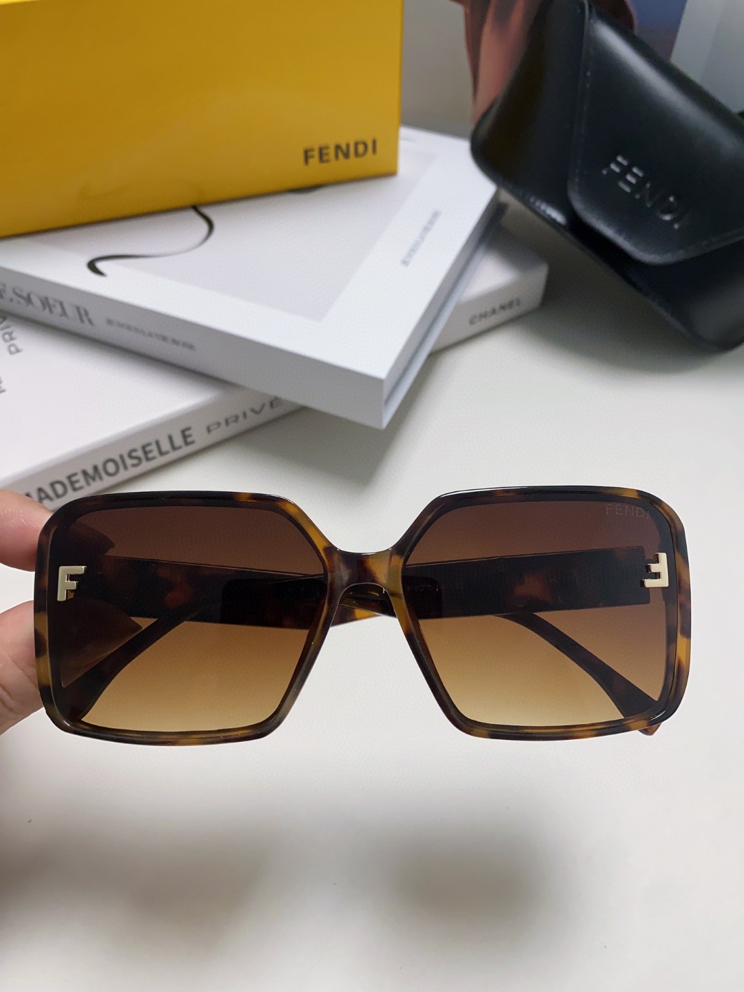FENDI(フェンディ) サングラス-BRAND OFF