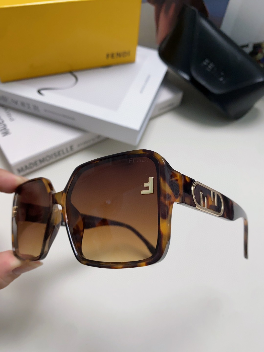 FENDI(フェンディ) サングラス-BRAND OFF