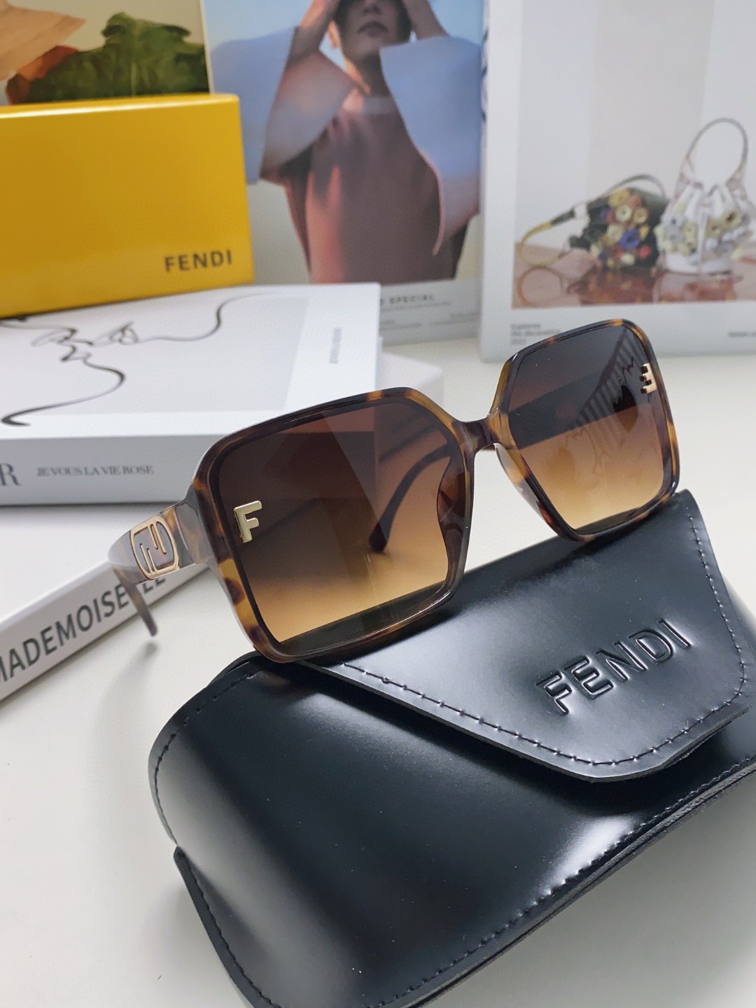 FENDI(フェンディ) サングラス-BRAND OFF
