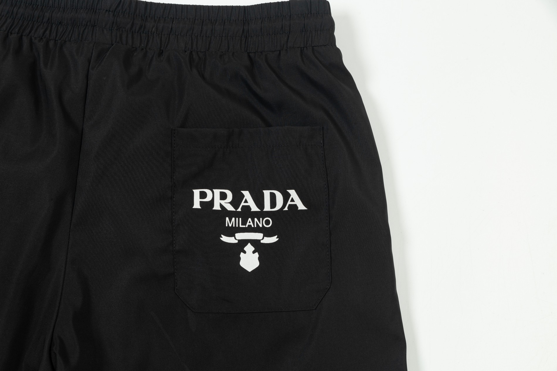 【PRADA  公式旗艦店】プラダ ショートパンツ  ご好評に付き再入荷！-BRAND OFF