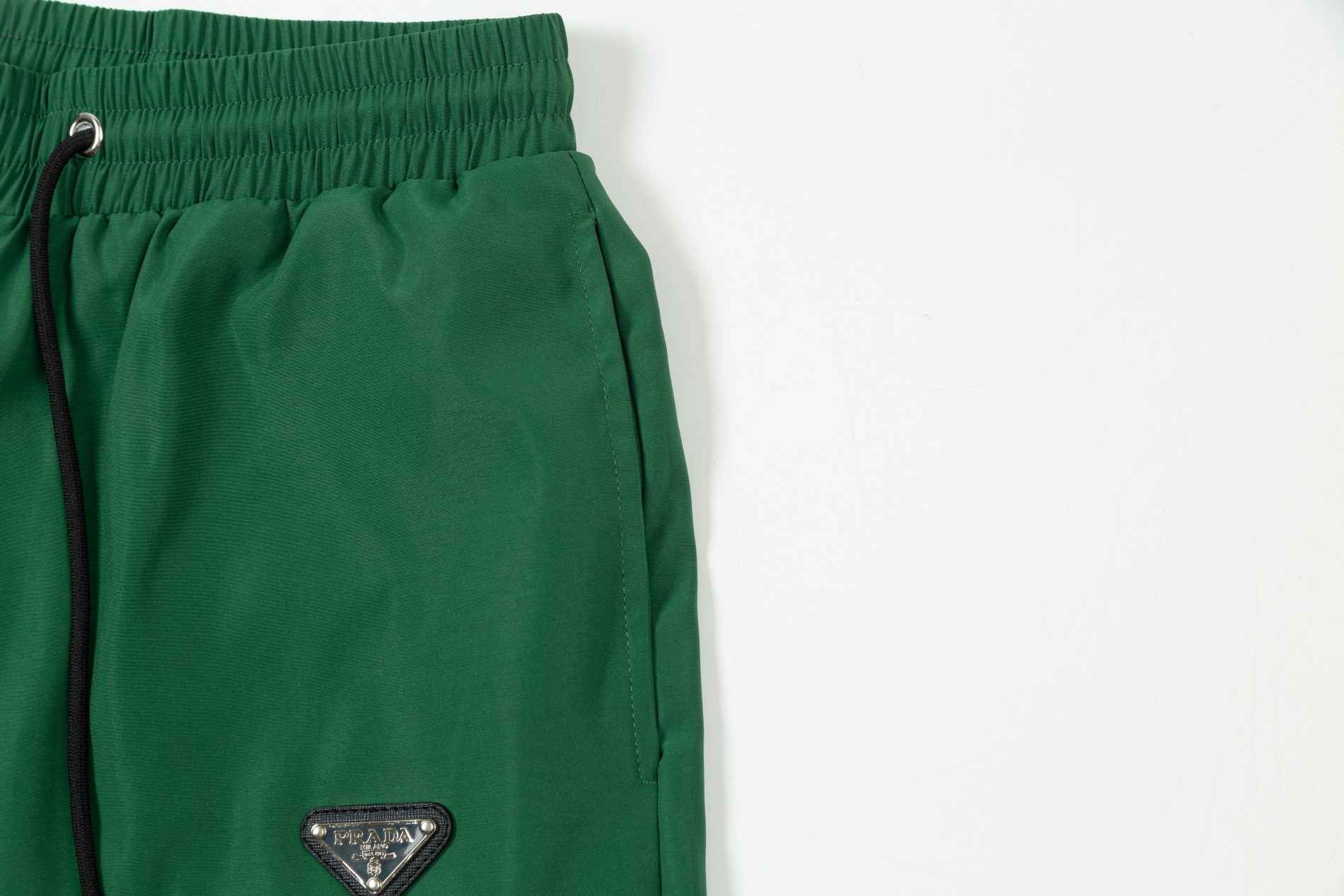 【PRADA  公式旗艦店】プラダ ショートパンツ  ご好評に付き再入荷！-BRAND OFF