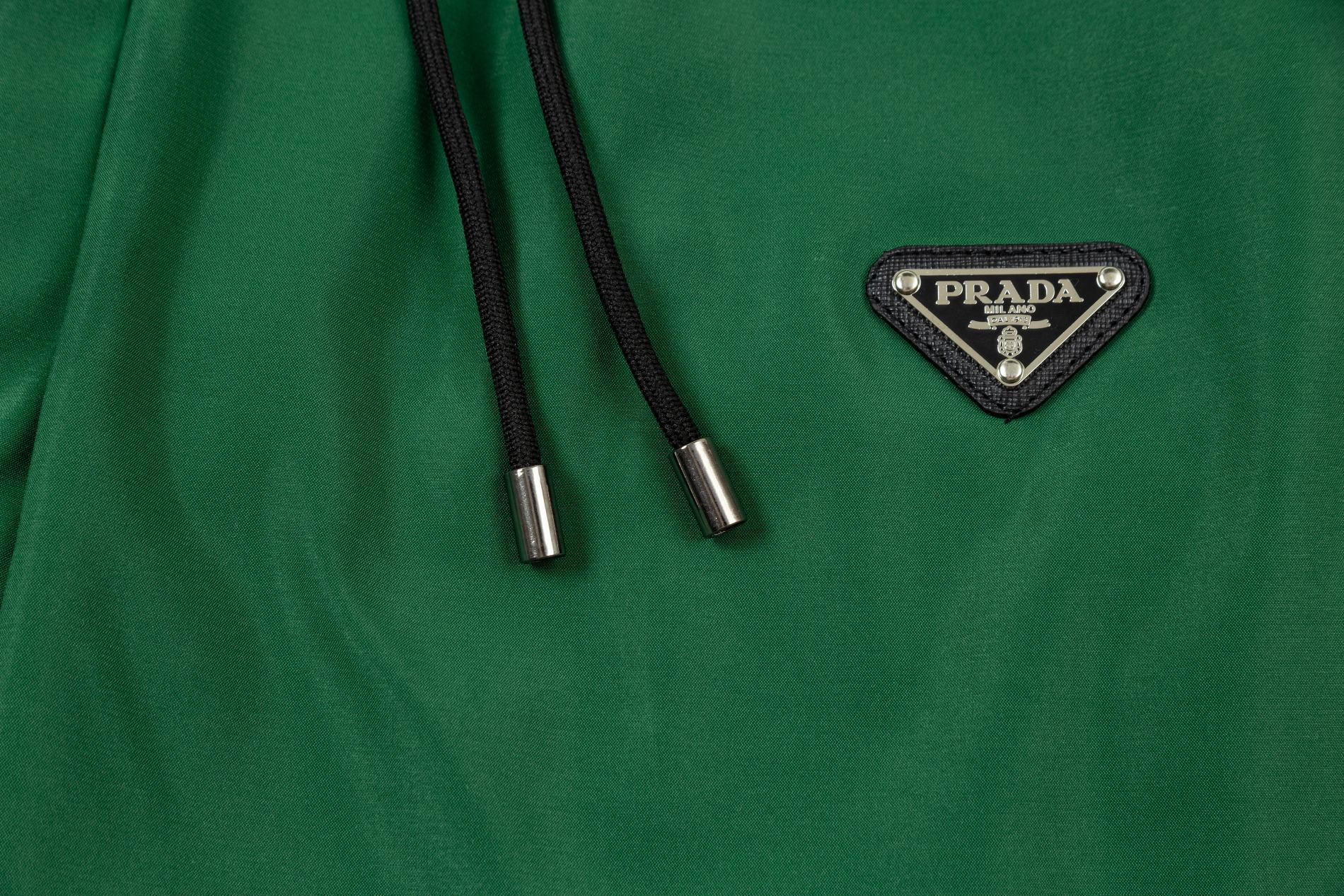 【PRADA  公式旗艦店】プラダ ショートパンツ  ご好評に付き再入荷！-BRAND OFF