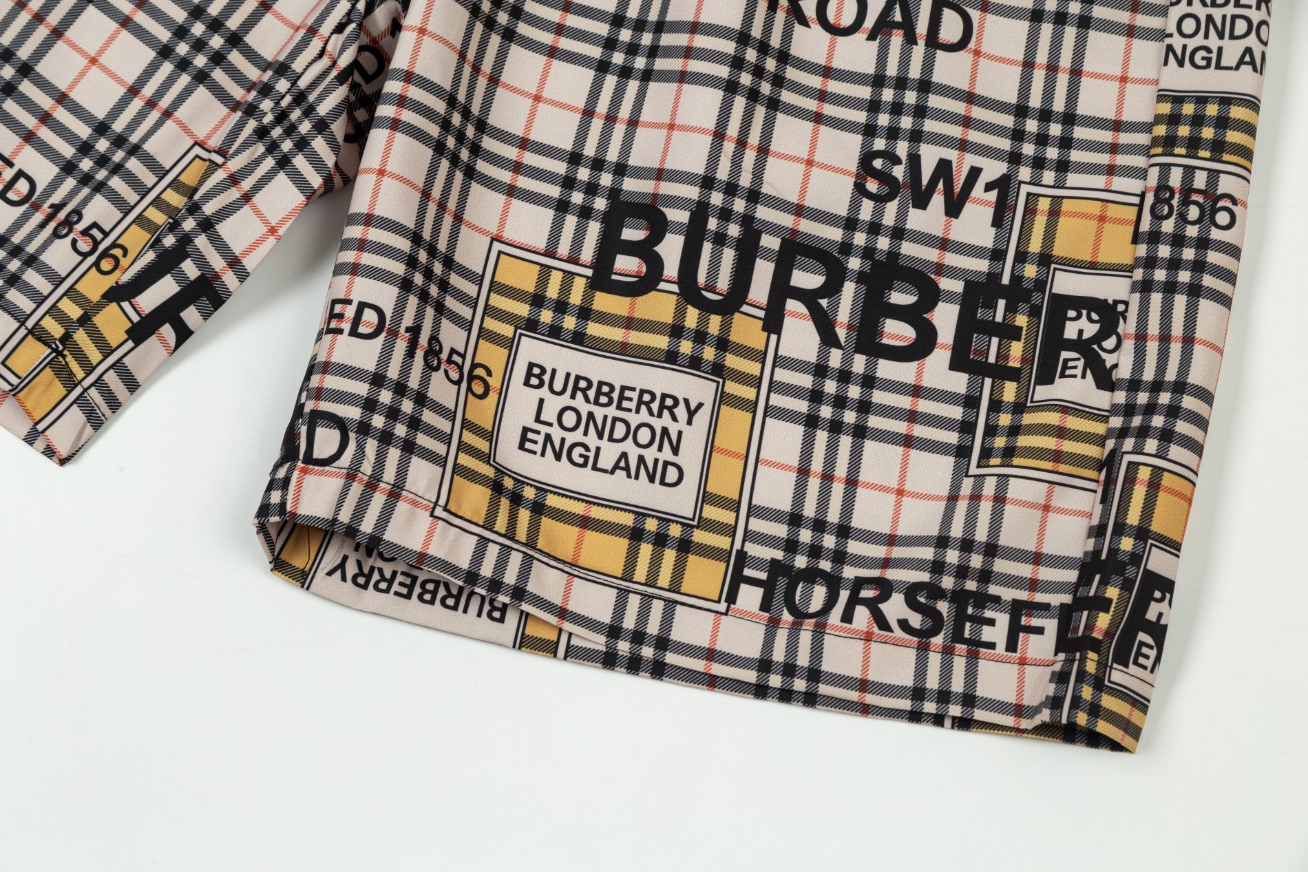 【2026】【BURBERRY  公式旗艦店】バーバリー  ショートパンツ  ご好評に付き再入荷！-BRAND OFF